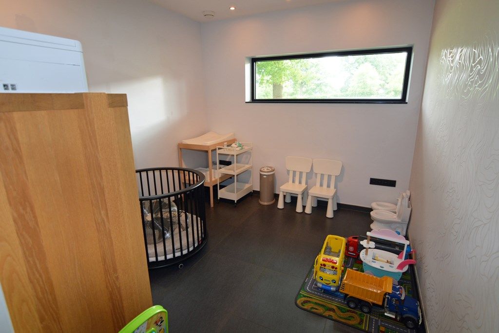 Moderne, energiezuinige woning met 4 slpks op 7a 7ca. foto 17