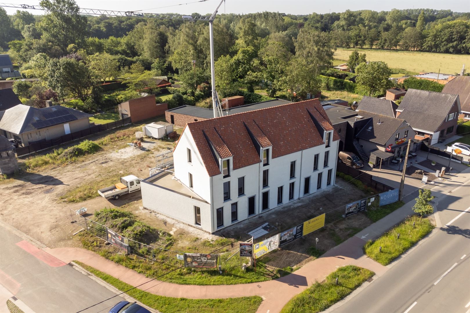 Woning met 4 slaapkamers en 2 badkamers met Zuidoost tuin.  foto 4