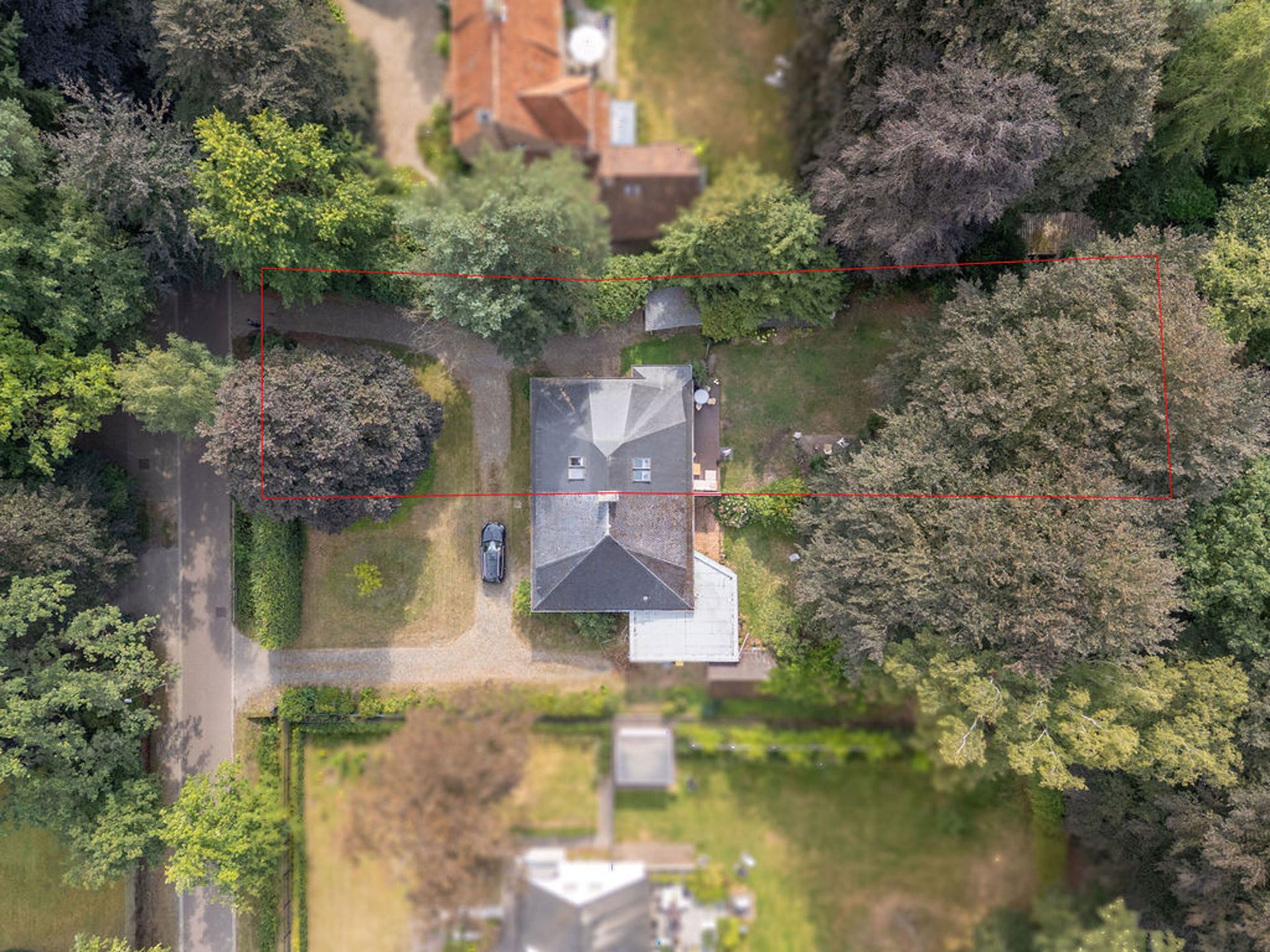 Charmante woning met 4 slpks op knap perceel van 1.165 m² foto 2