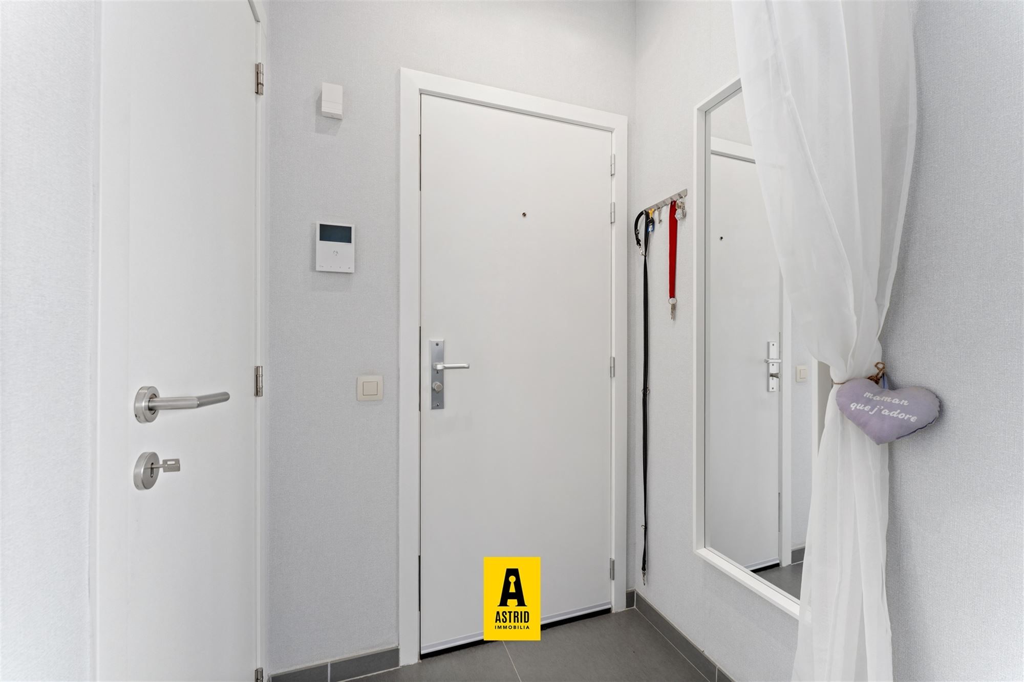 Volledig gerenoveerd appartement met zeezicht in Bredene foto 16