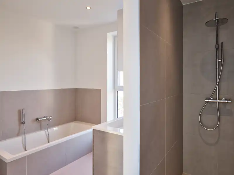 Instapklare gezinswoning met tuin in hartje Kieldrecht foto 9