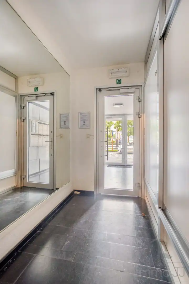 Gerenoveerd gelijkvloers appartement foto 15