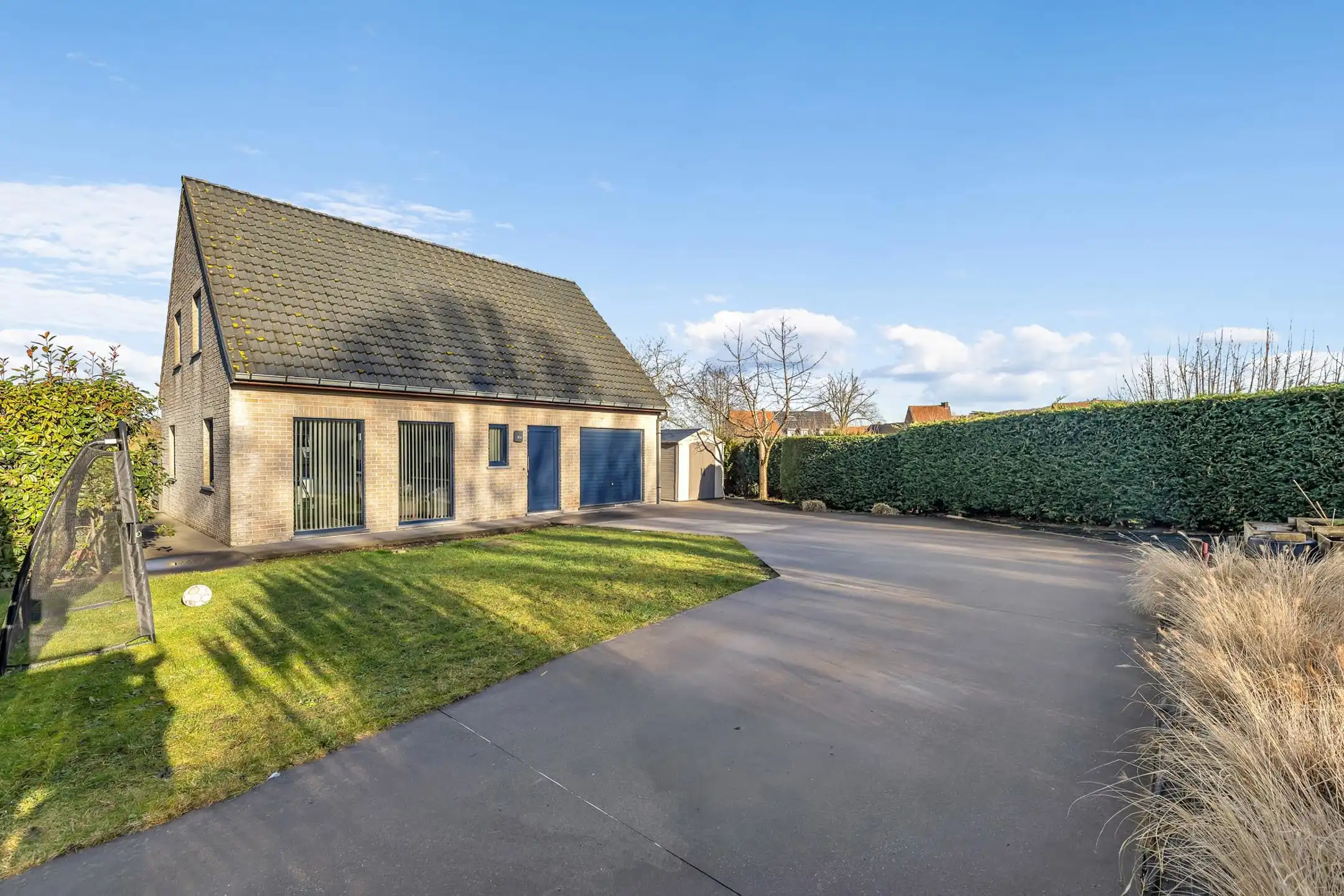 Rustig geIegen instapklare woning met laag EPC nabij centrum foto {{pictureIndex}}