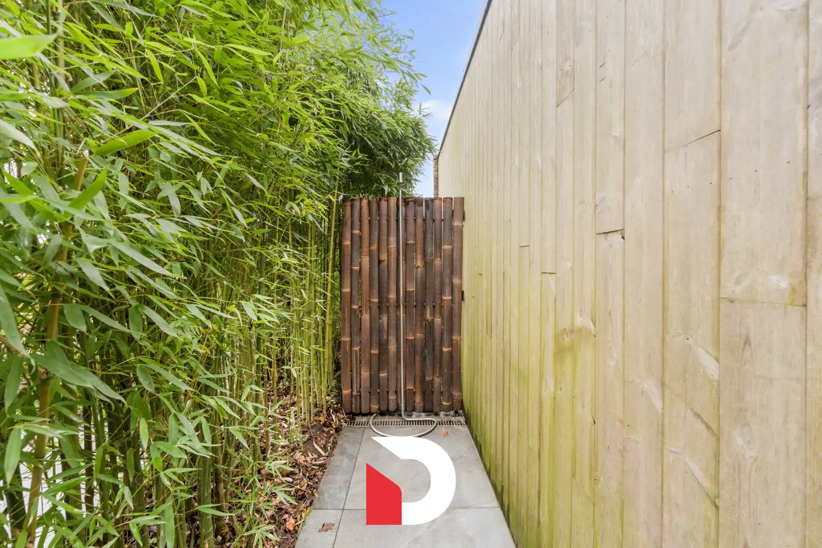 Ruime en volledig instapklare halfopen woning met praktijk op 960 m² grond foto 27