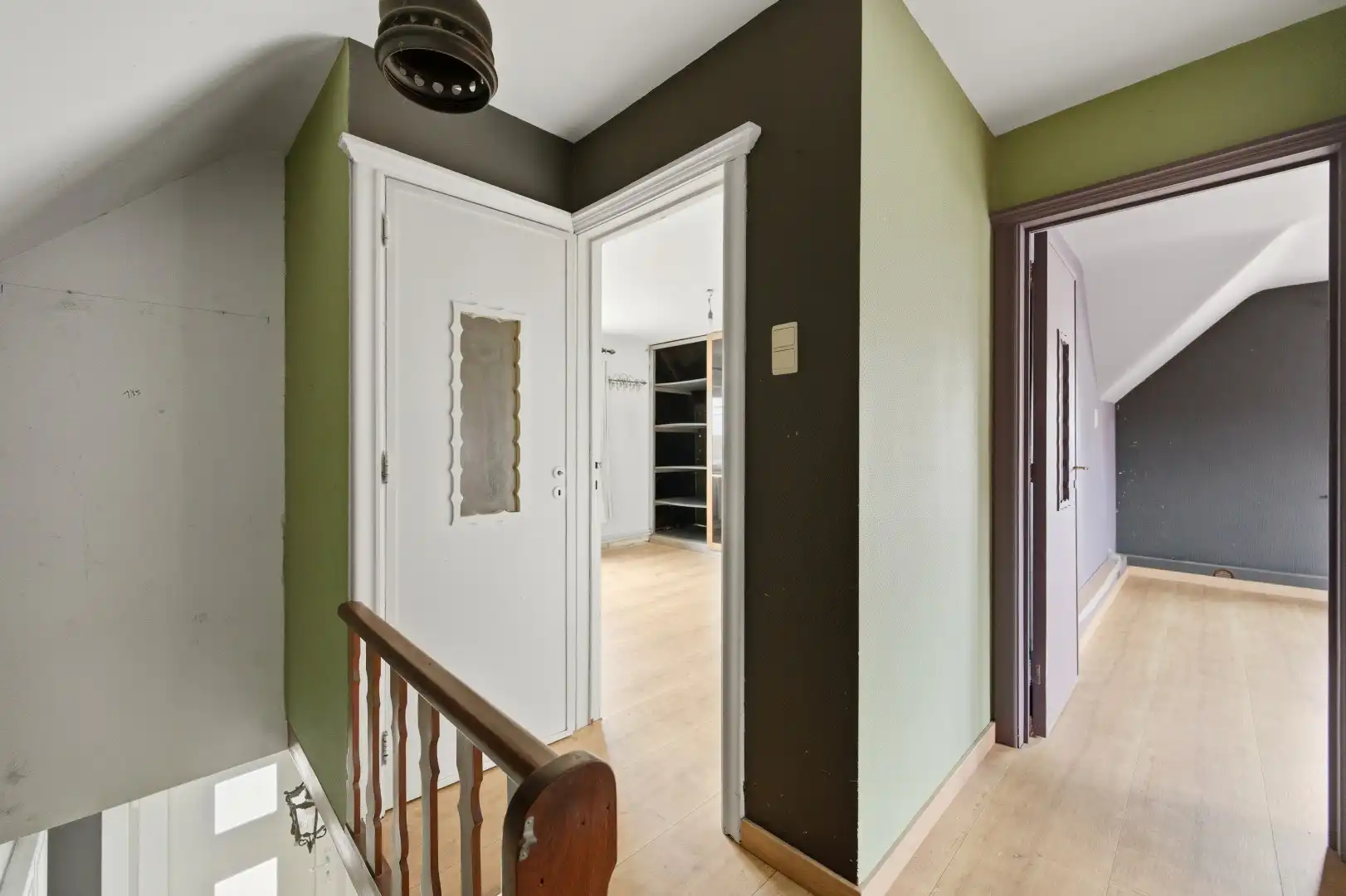 Op te frissen open bebouwing met veel ruimte en potentieel foto 10