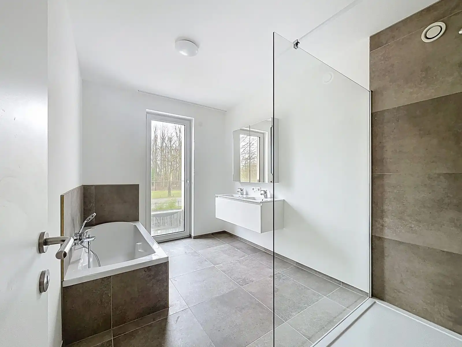 Prachtige HOB met 5 SLPK, tuin, garage en staanplaatsen! foto 18