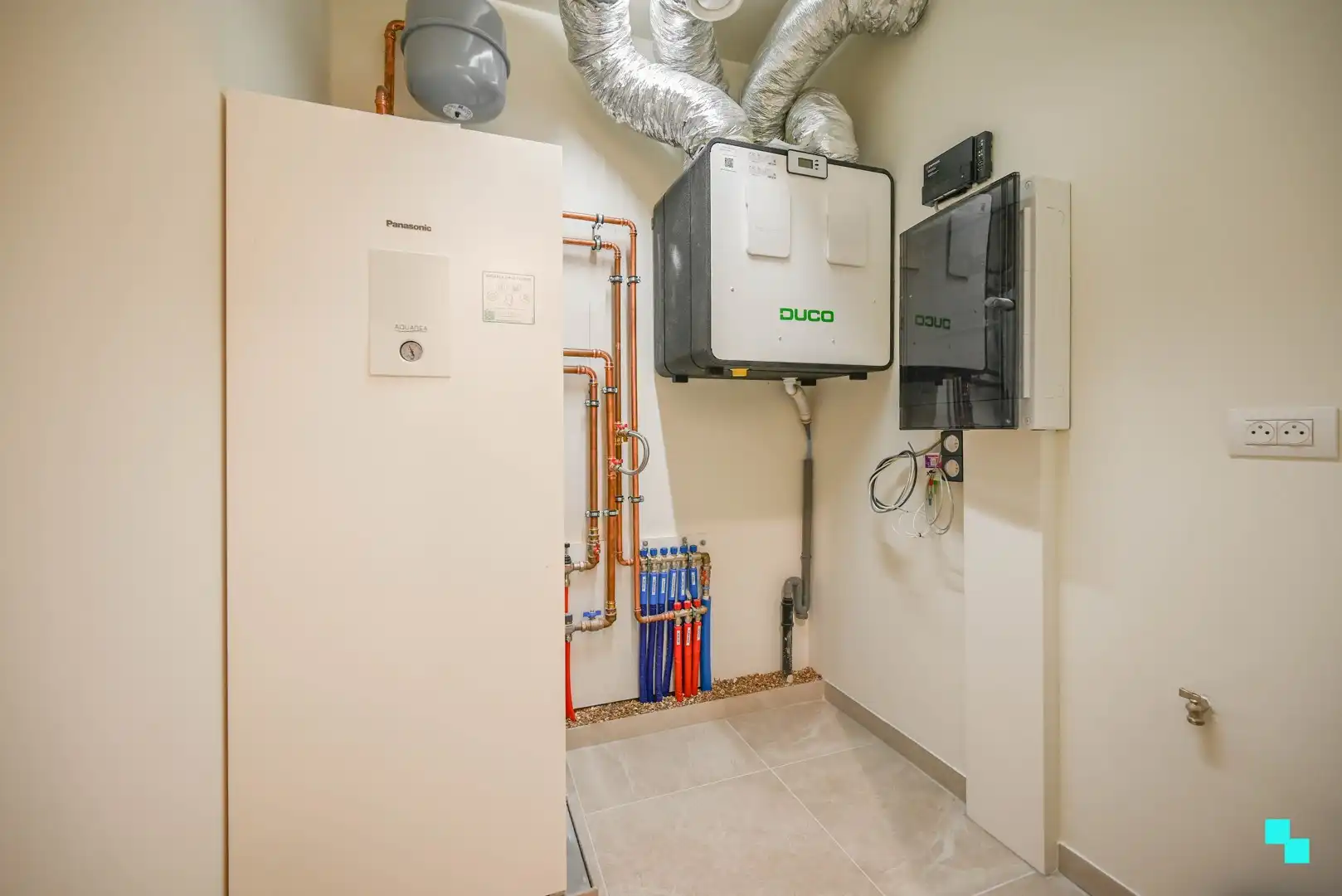 hoekappartement met aangenaam terras foto 22