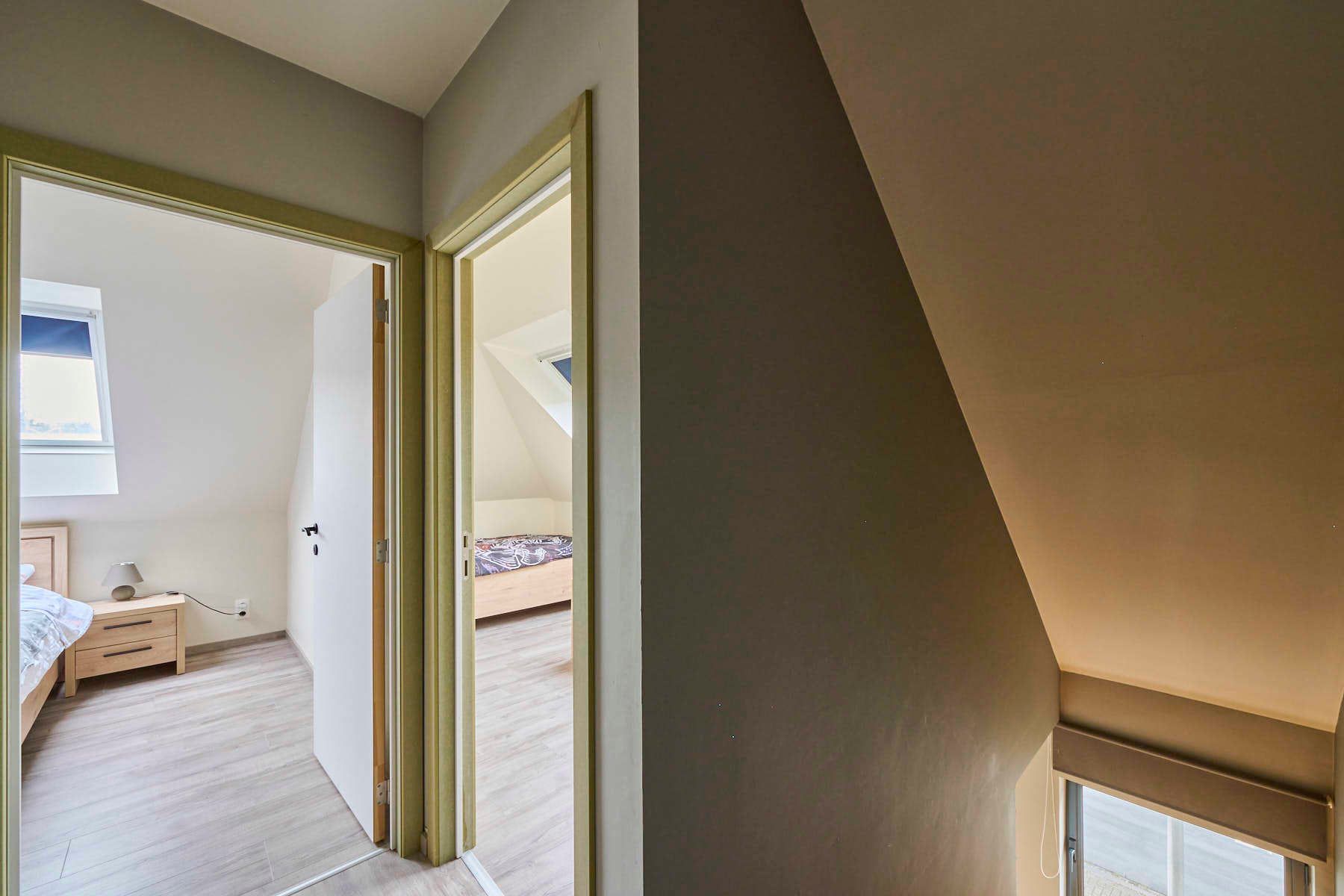 Lichtrijke duplex met open keuken en 2 slaapkamers foto 13