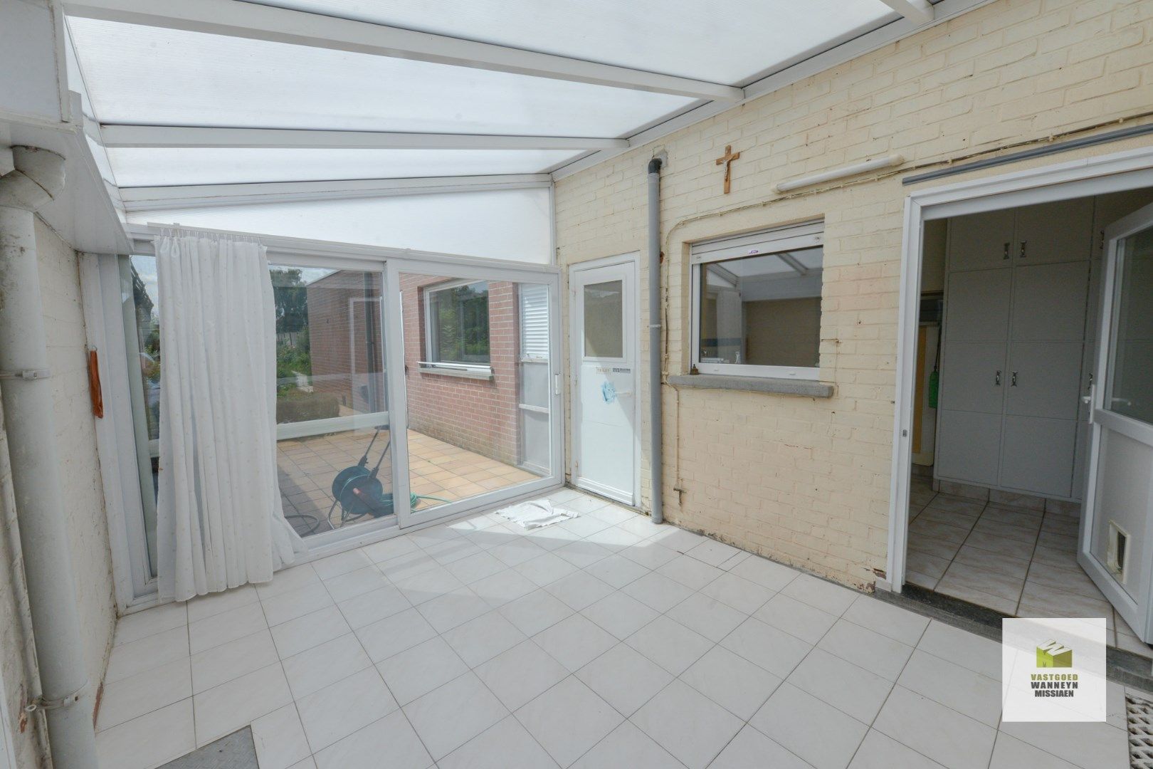 Ruime half open woning met 3 slaapkamers op 873 m2 foto 13