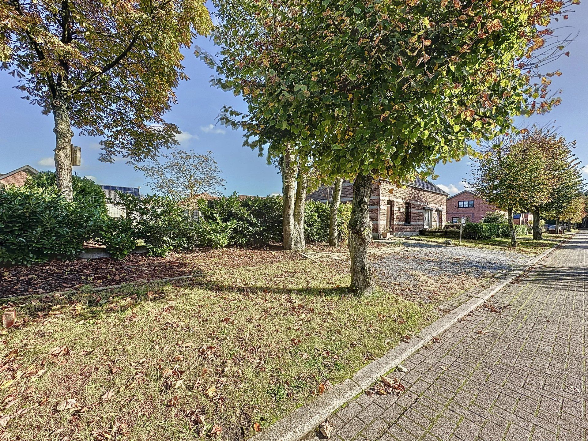 Gezellige, ruime te renoveren woning op een groot perceel. foto 41