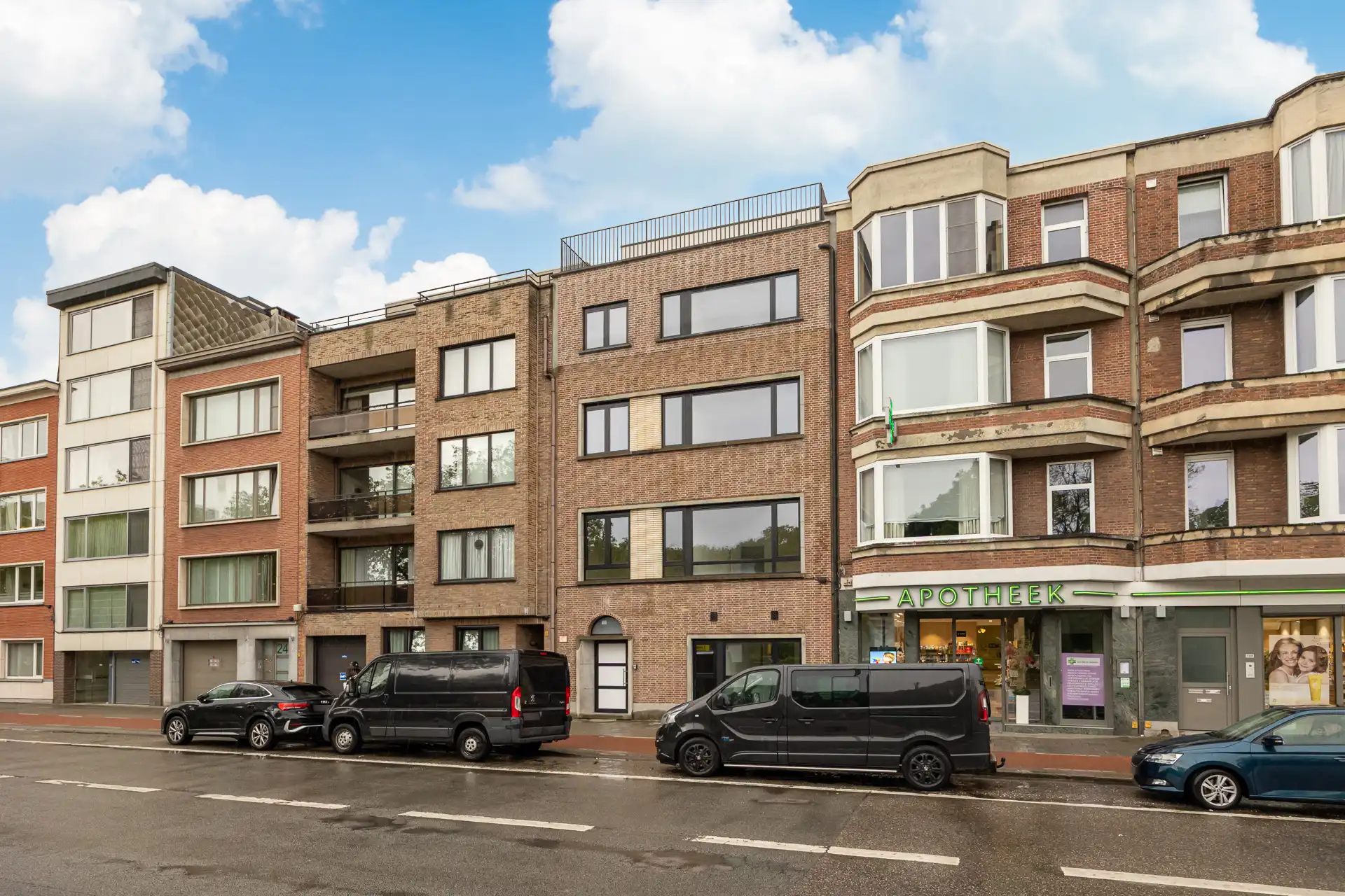 Ruim kwalitatief gerenoveerd 2 slpkappartement met ZW-terras foto 16