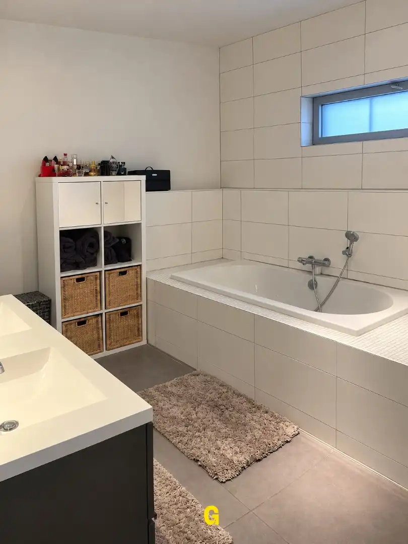 Aantrekkelijk gerenoveerde woning in OB met drie slaapkamers, terras, garage en tuin  foto 15