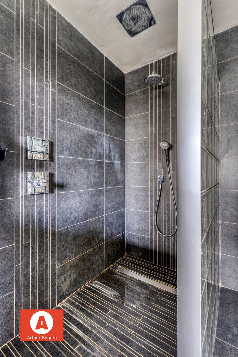 Ruime energiezuinige villa met 5 slaapkamers op toplocatie! foto 16