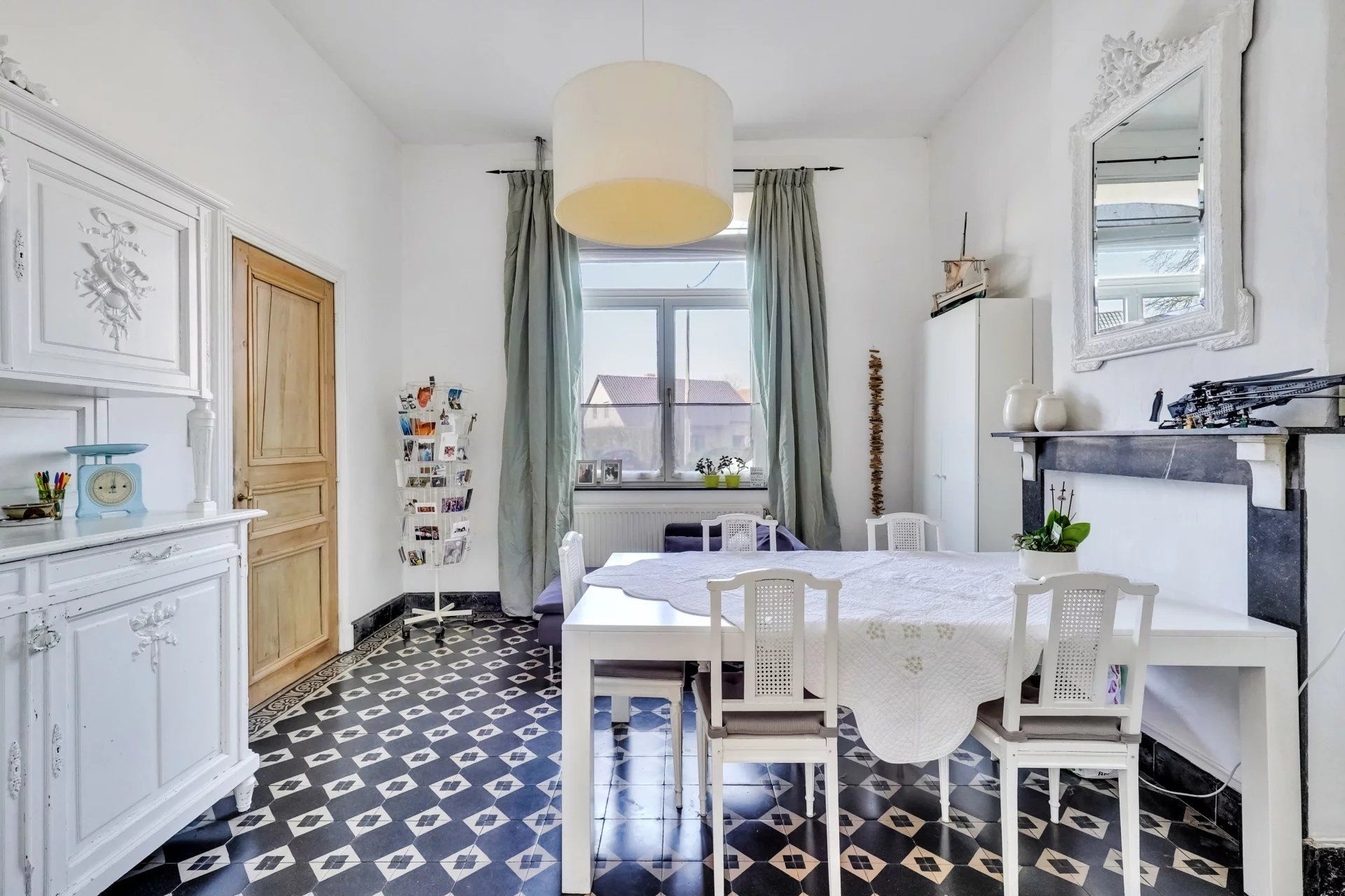 Karaktervolle woning met zwembad en ingerichte leefzolder foto 6