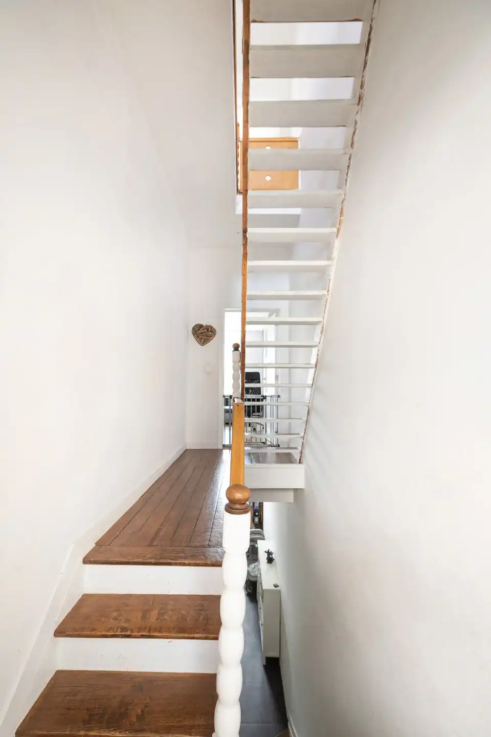 Woning van ± 150 m² met atelier/opslagruimte van ± 100 m² foto 10