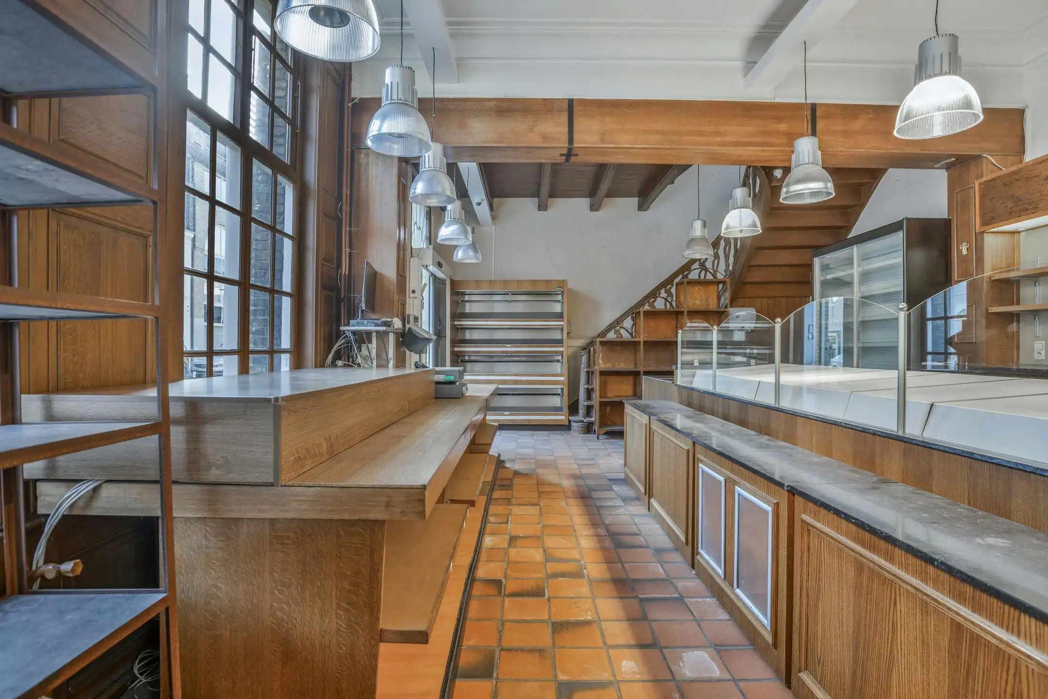 Handelspand met woning in centrum Veurne. foto 14