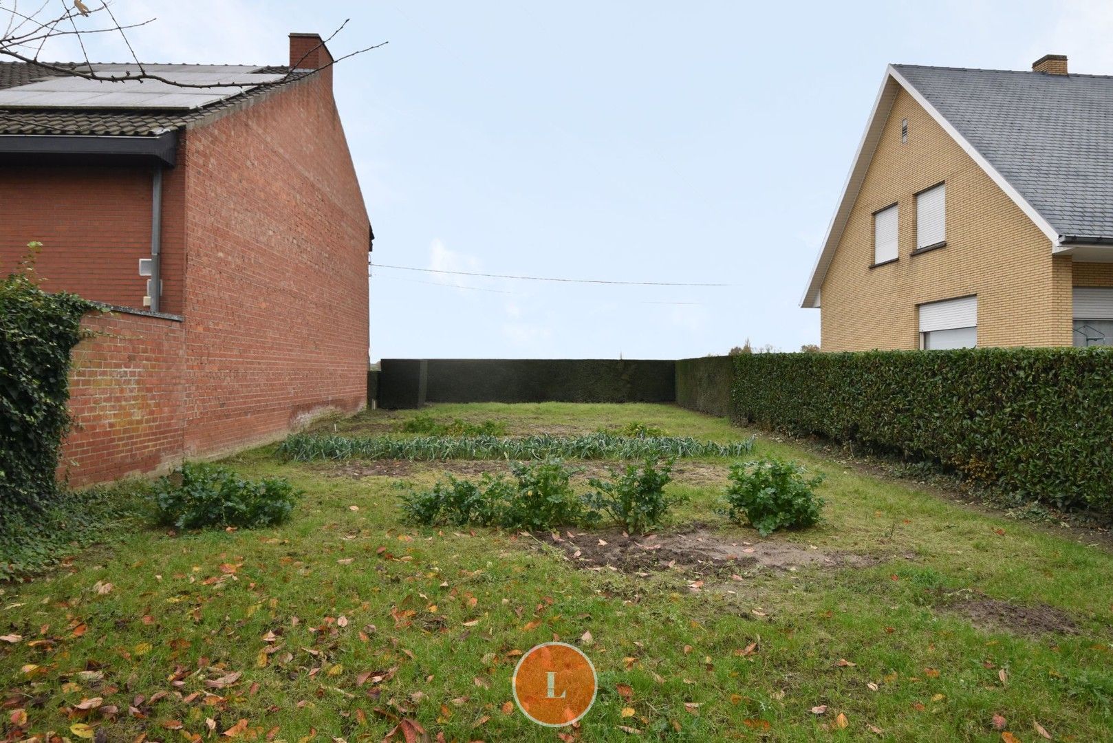 Bouwgrond ( 668m²) voor halfopen bebouwing te koop in Heule foto 3