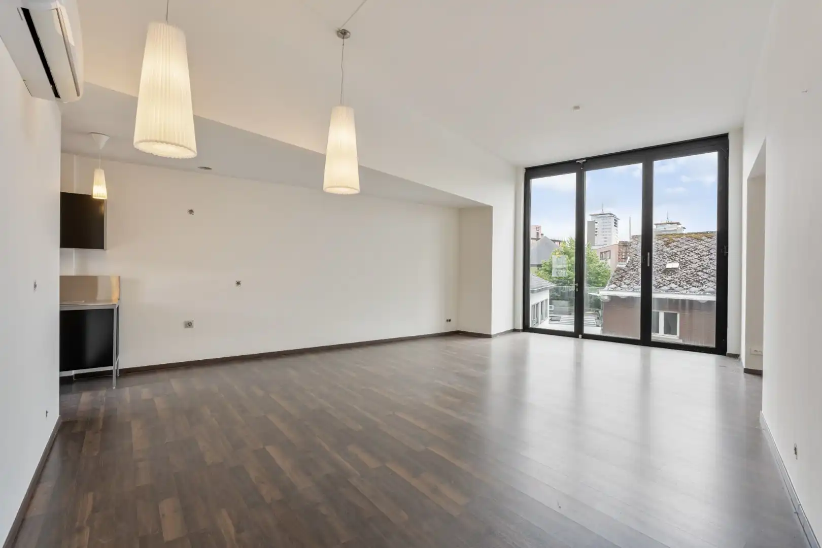 Handelspand, 150m², met 1-slaapkamerappartement op topligging in het centrum  foto 16