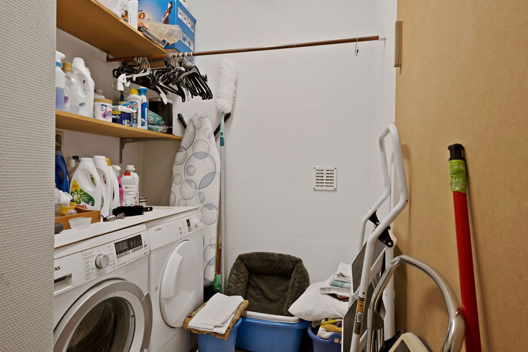 Gezinswoning met potentieel voor extra kamers en badkamer! foto 15