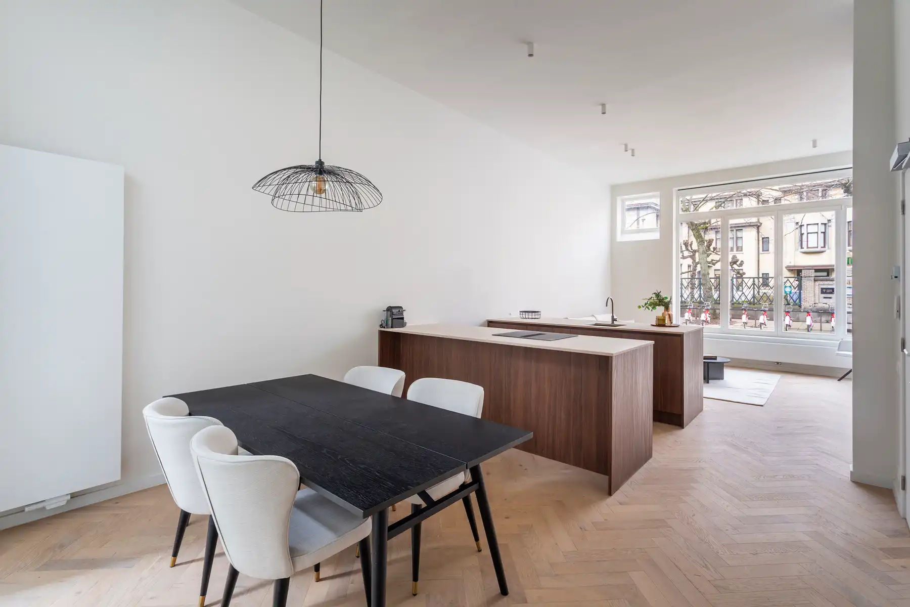 Hoogwaardig gerenoveerd appartement met terras op toplocatie foto {{pictureIndex}}