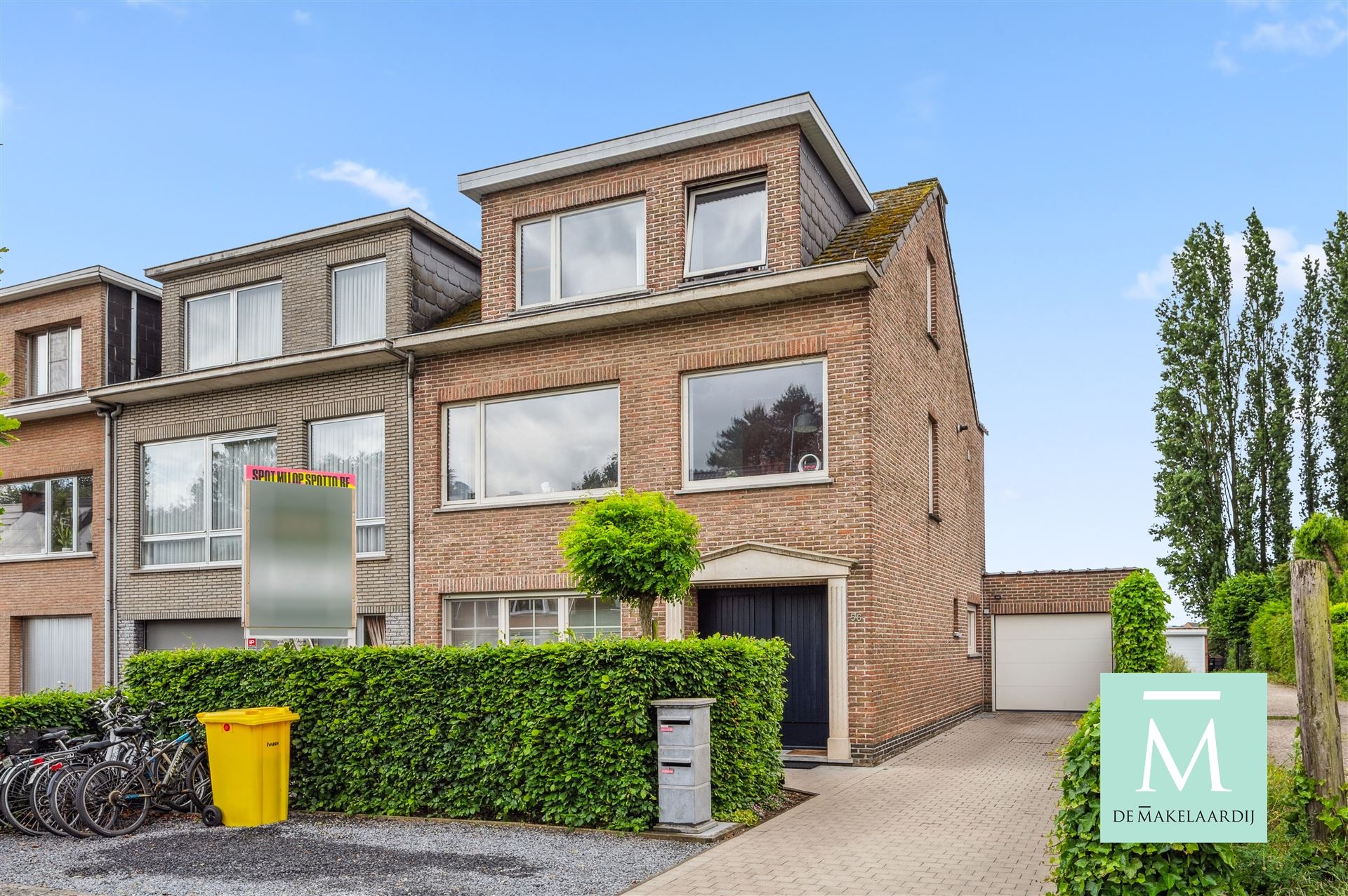 Hoofdfoto van de publicatie: Op te frissen duplex-appartement, 3 slaapkamers en terras op toplocatie!