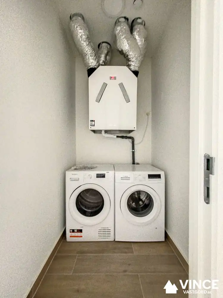 Gerenoveerd GEMEUBELD éénslaapkamerappartement in hartje Antwerpen foto 8