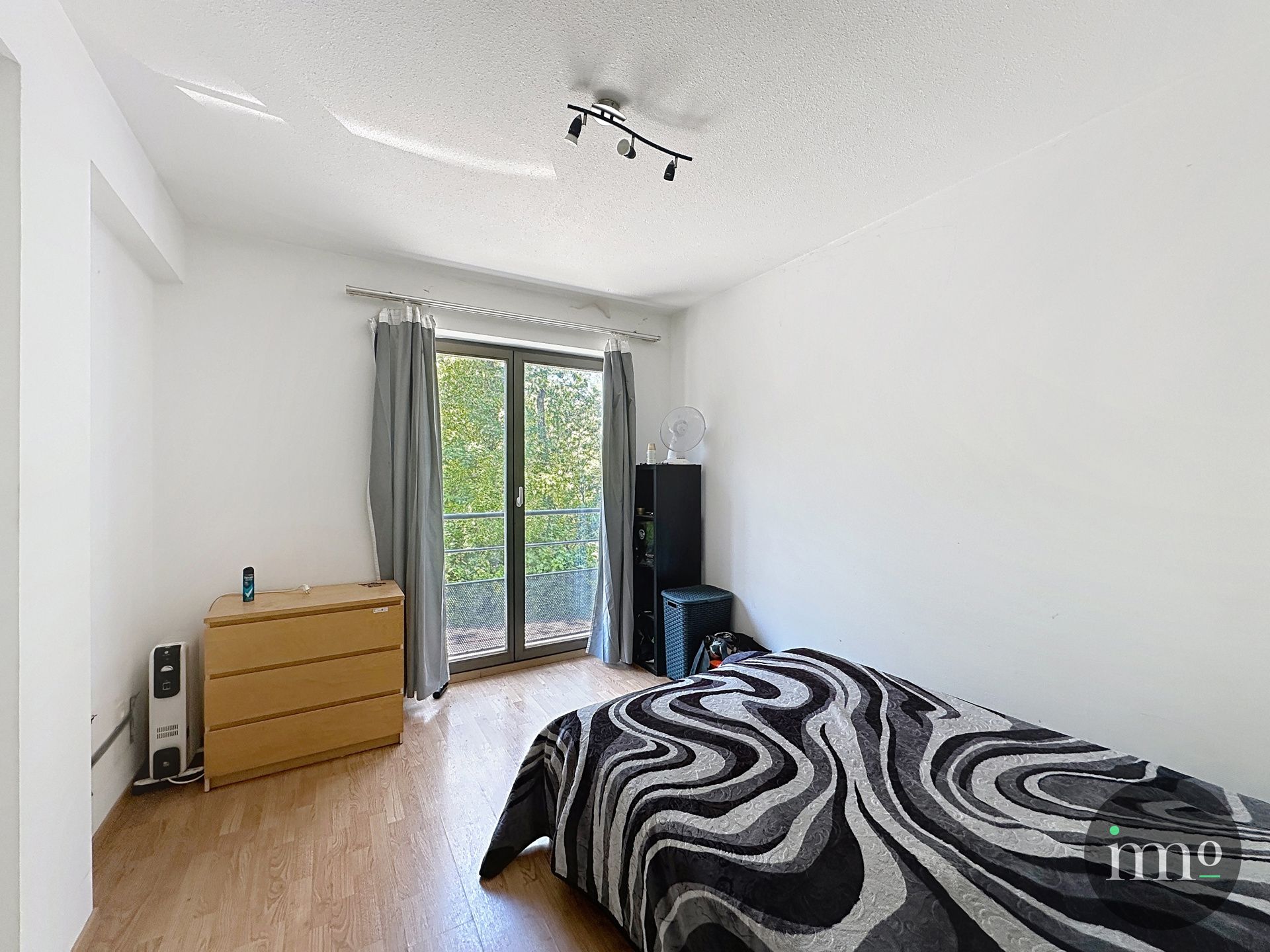 Ruim appartement met terras en 4 slaapkamers in Ukkel! foto 6