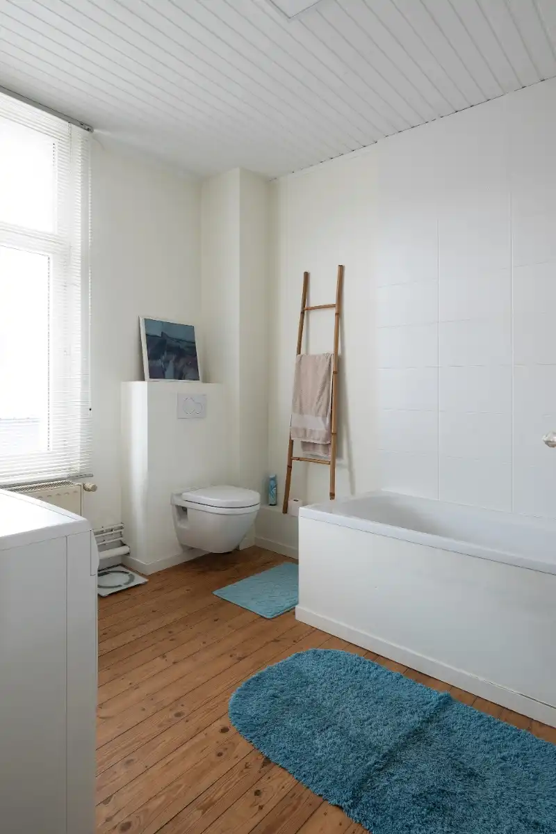 Charmante stadswoning met karakter en veel licht nabij het water in Gent foto 14