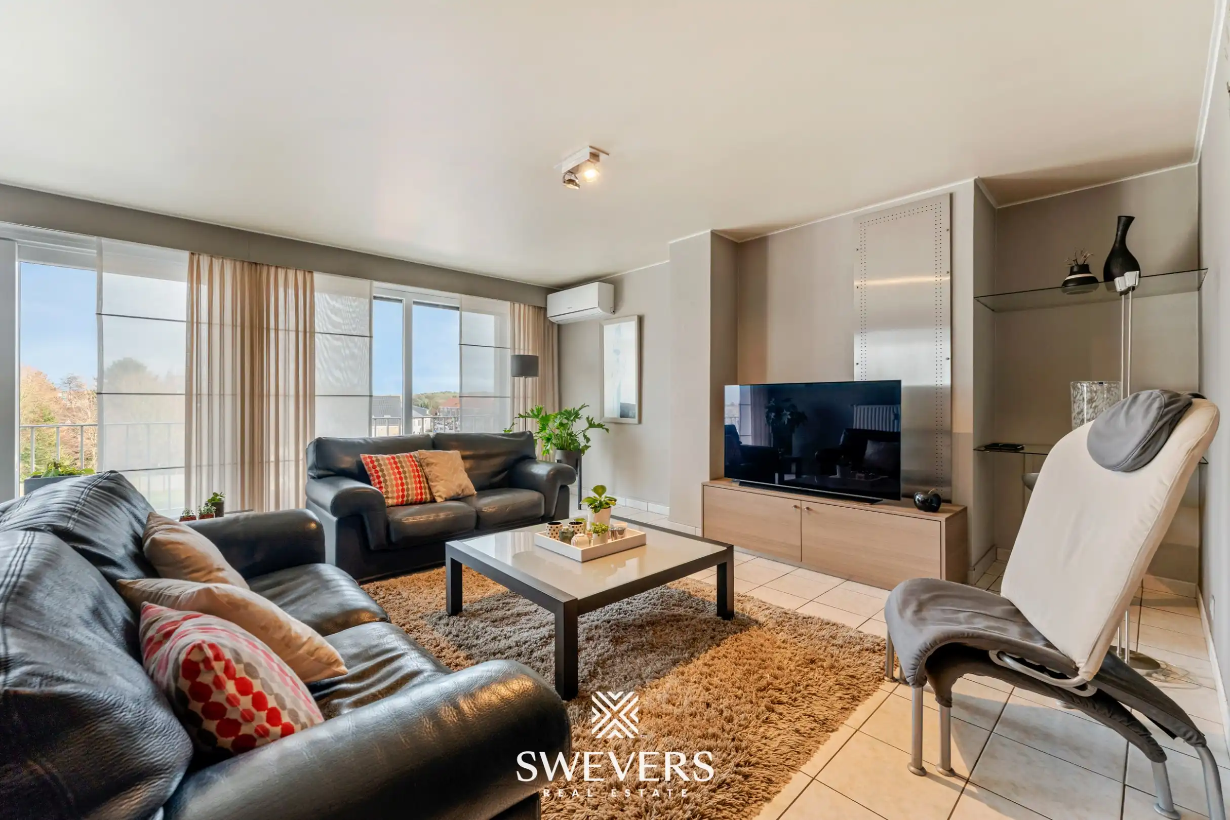 Ruim en instapklaar appartement met 2 terrassen en garage in het hart van Houthalen-Helchteren foto 2