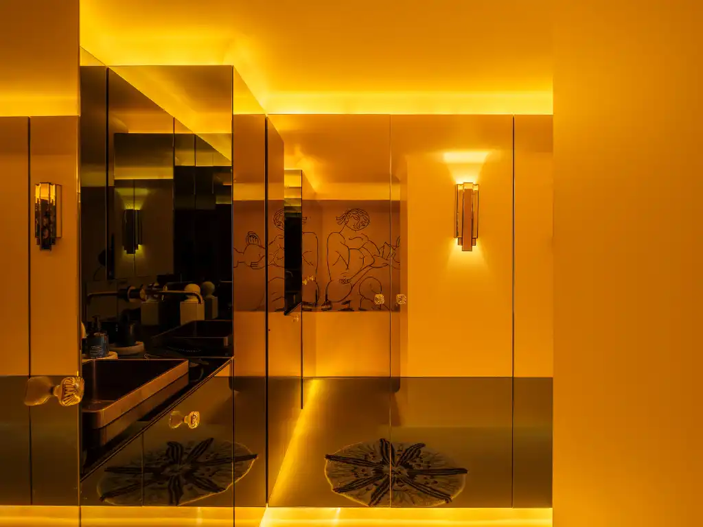 Imposant designappartement met loftallures nabij het Wintercircus en De Krook foto 16