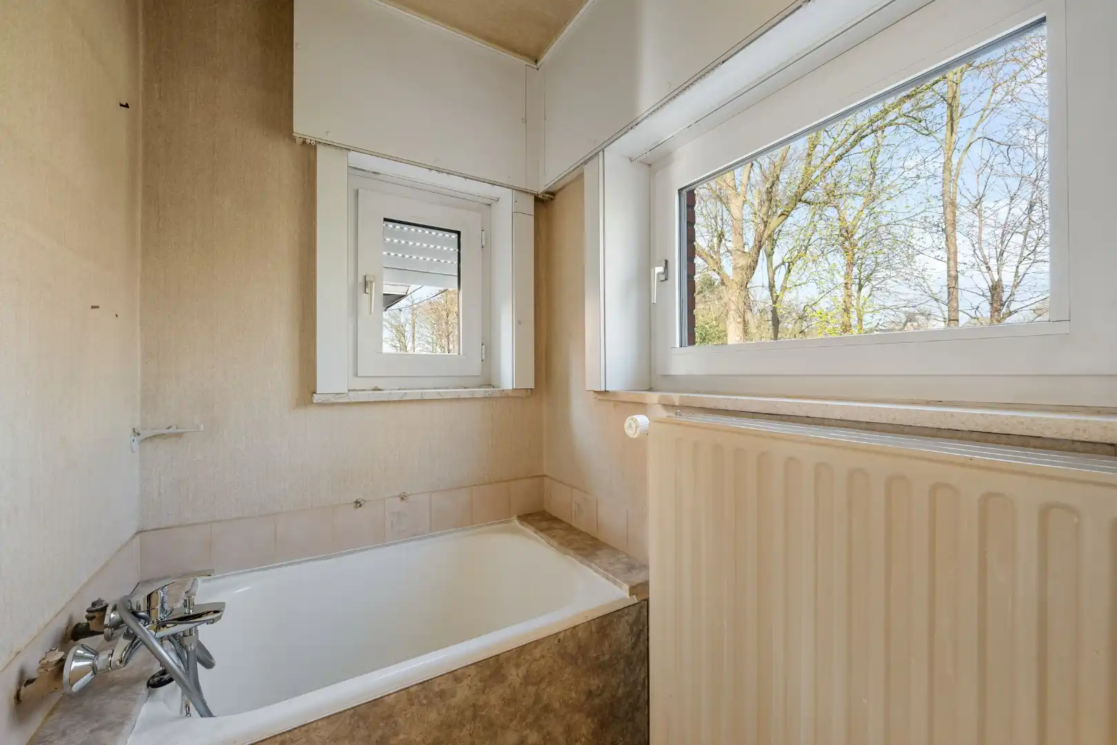 Woning met 3 slaapkamers en grote zolder, garage en zonnige tuin in Izegem foto 14