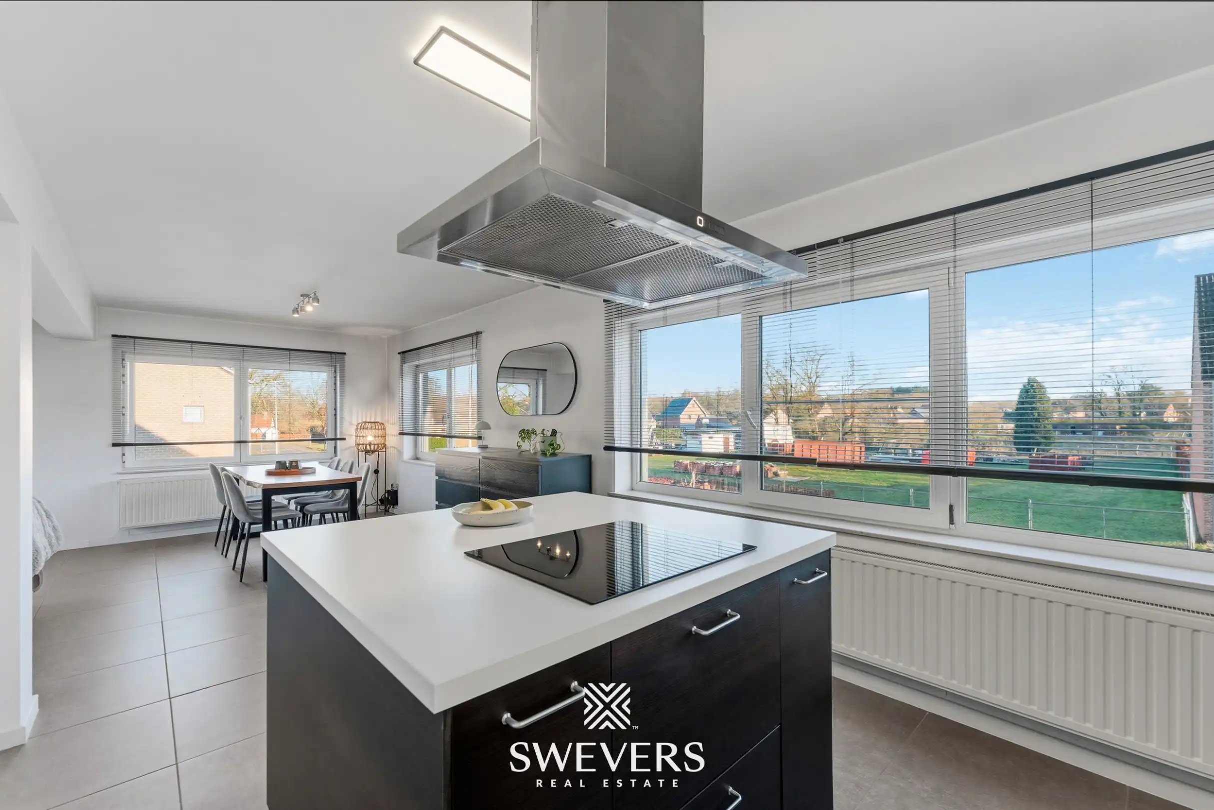 Gerenoveerd appartement met terras op topligging in Diepenbeek foto 11