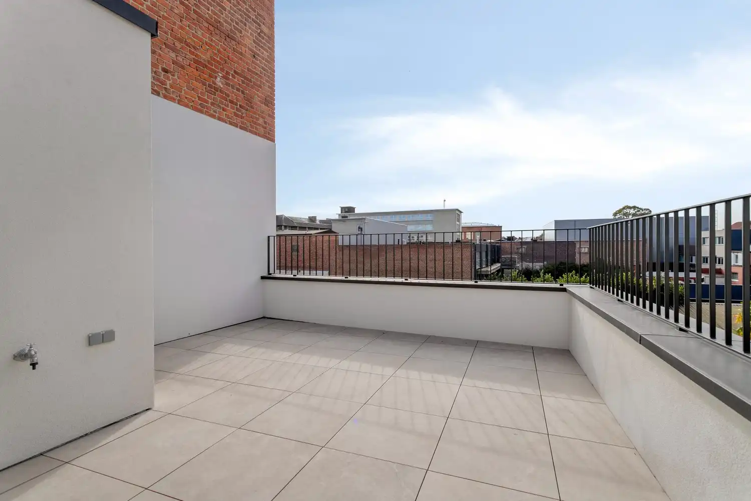 Exclusief VERNIEUWD en karaktervol luxe-appartement (132 m²) met ruim terras en lichtkoepel in het winkelhart van Aalst foto 4