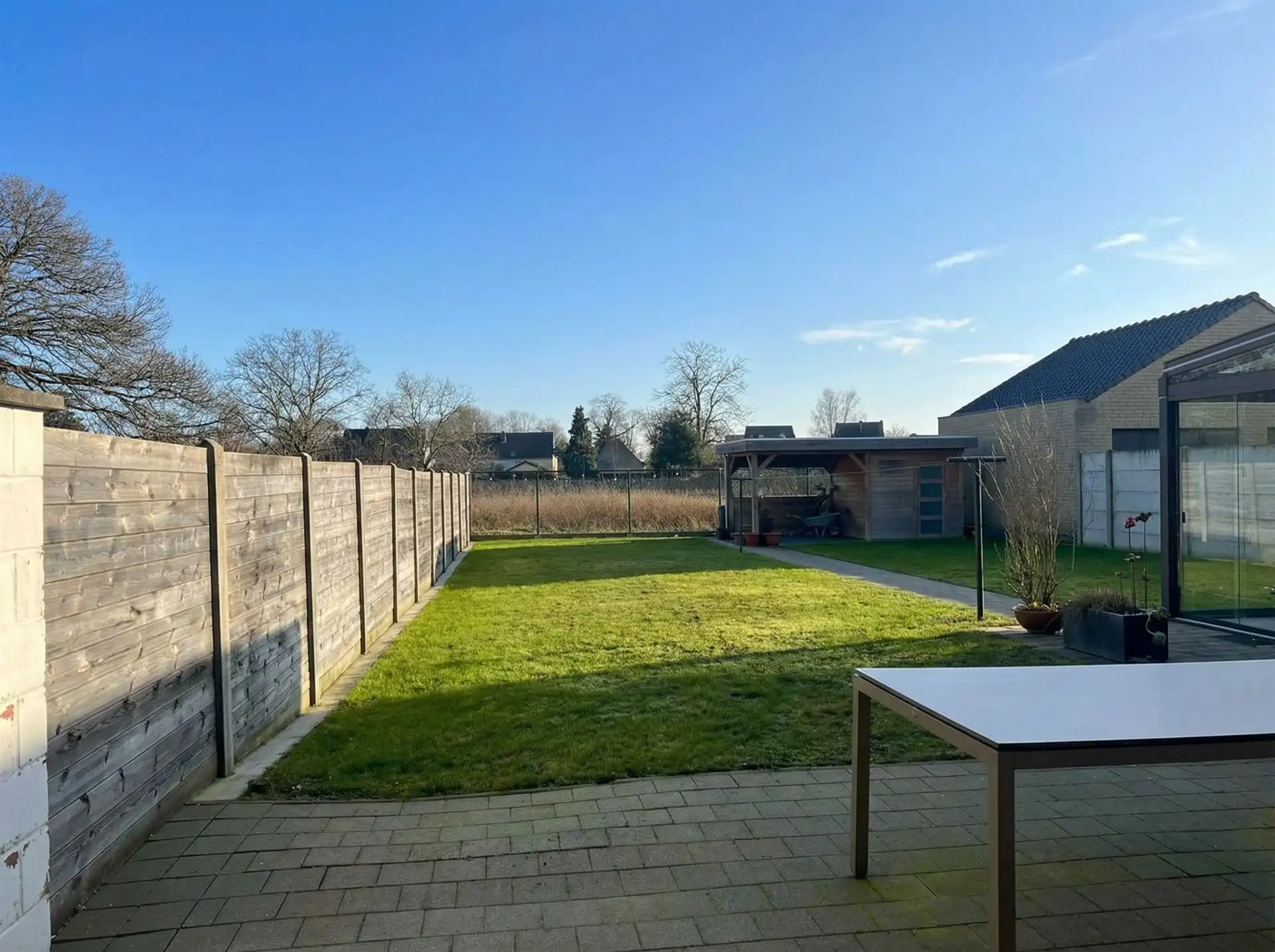 Gesloten bebouwing met ruime indeling en zuidgerichte tuin in Vucht foto 16