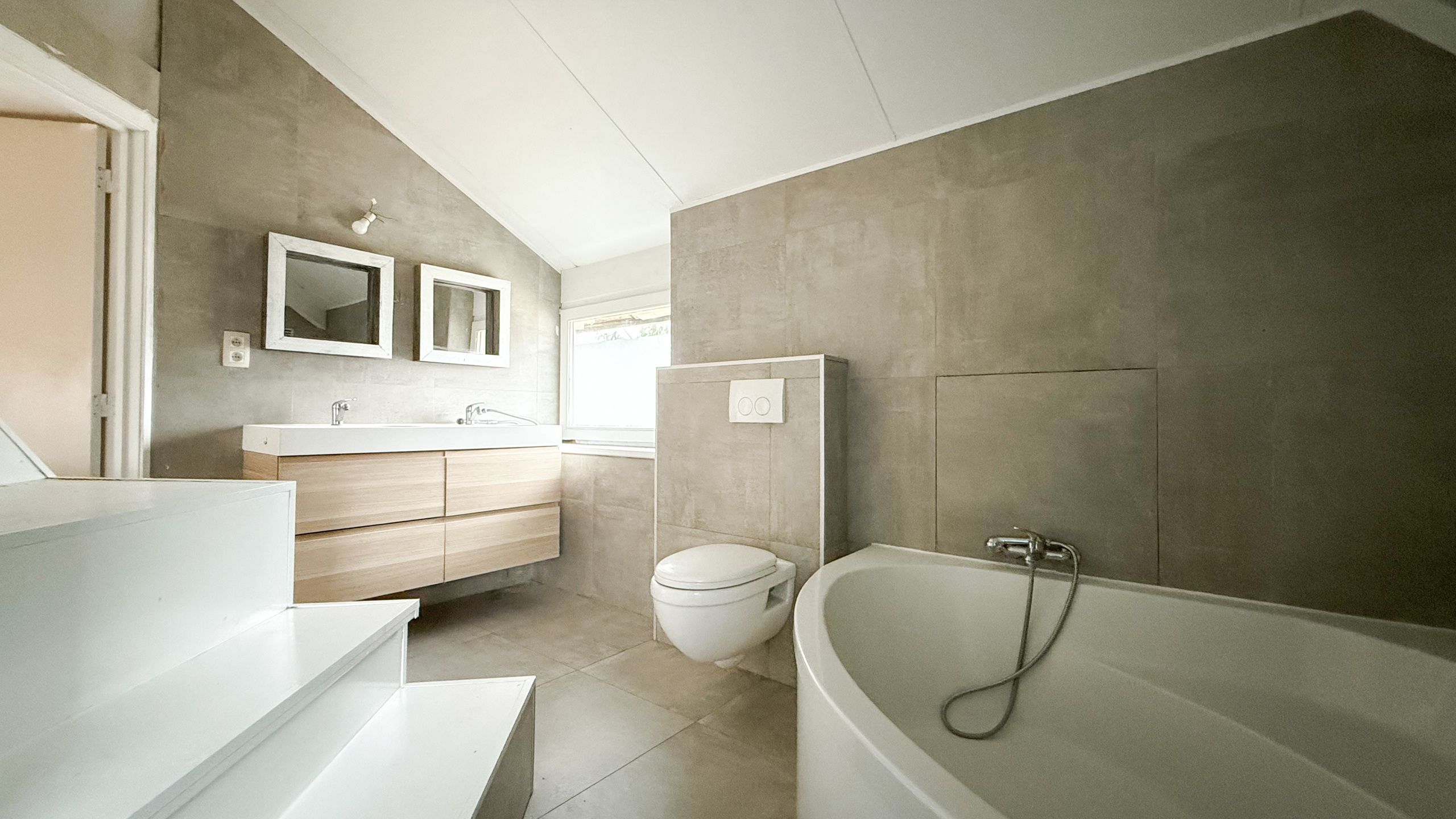 Te renoveren woning met grote tuin in doodlopende straat! foto 34