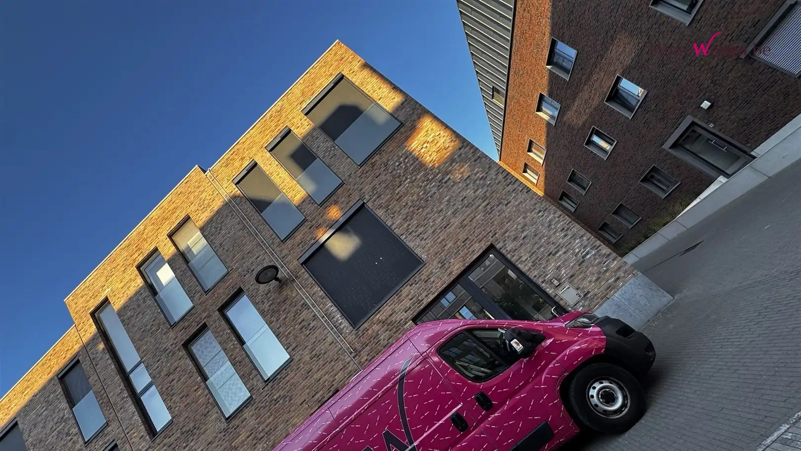 Energiezuinige halfopen woning met tuin en autostaanplaats foto 4