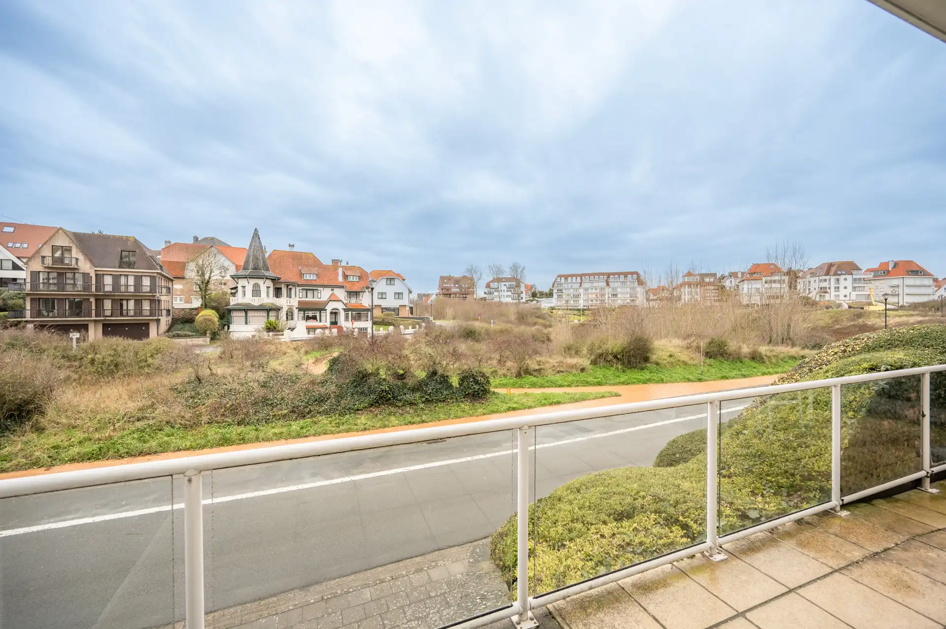 Ongemeubeld: zonnig appartement met grote terrassen! foto 22