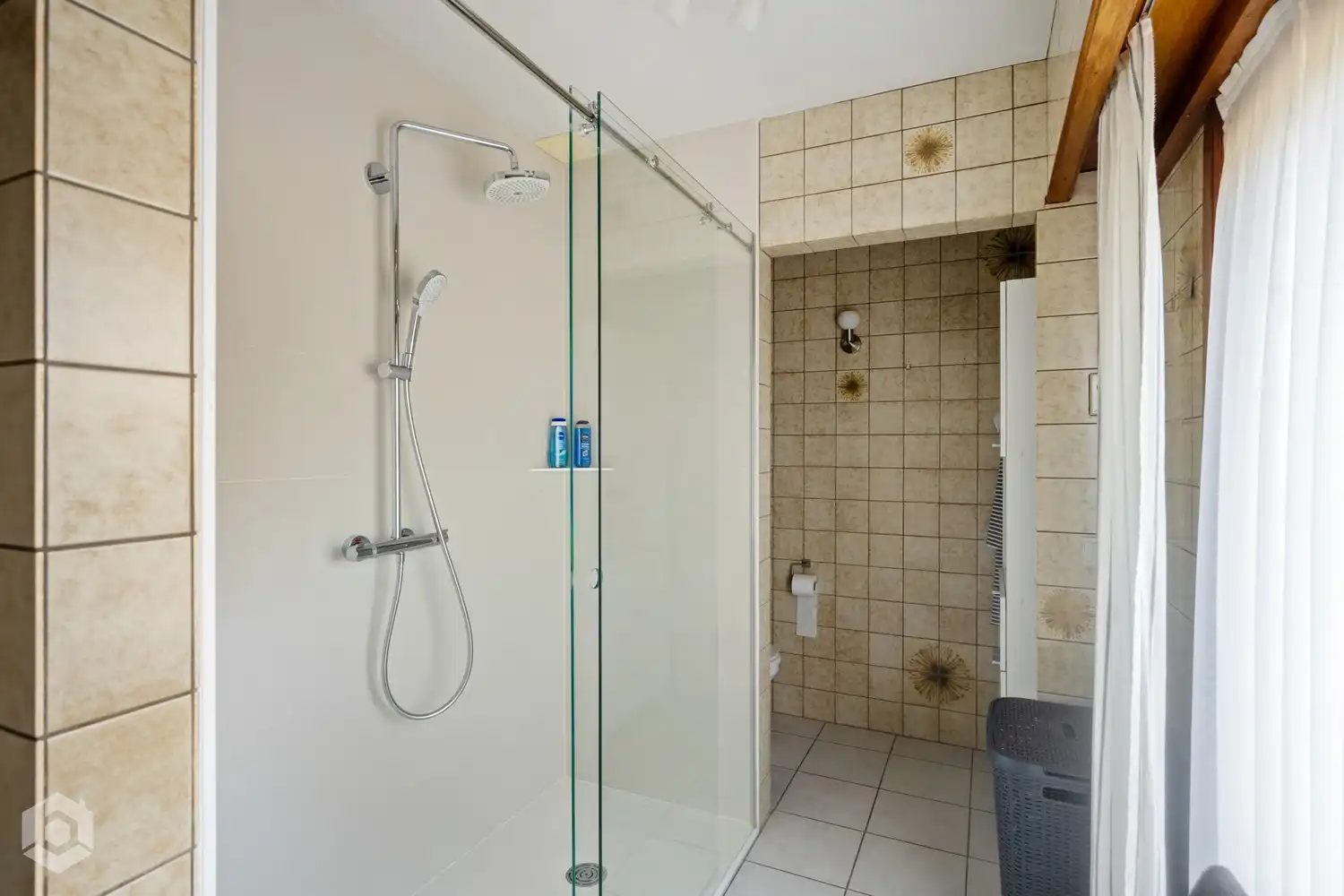 Woning met 3 à 4 slpkrs en grote garage (mogelijk tot handel) foto 25