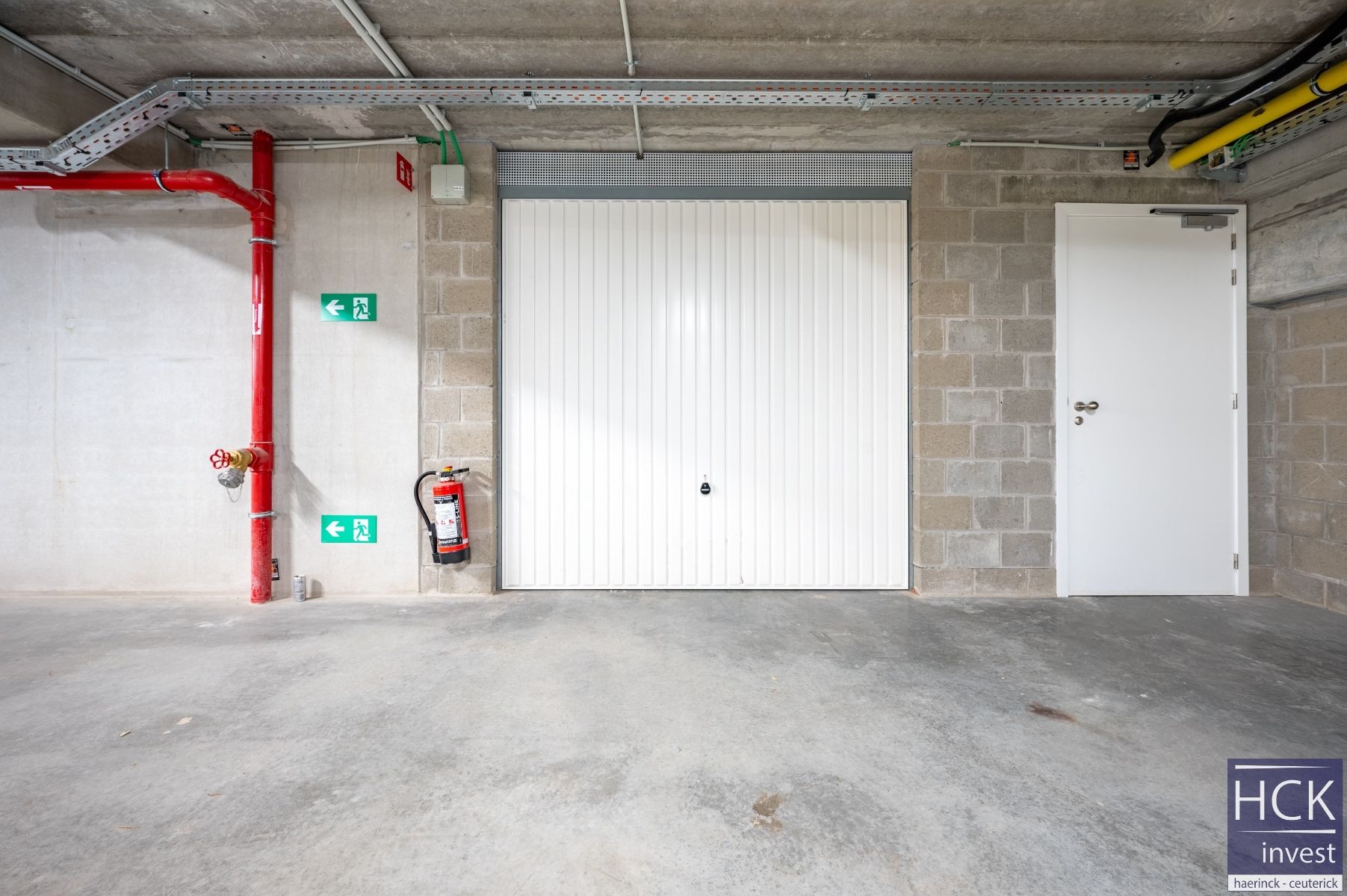 GENT - KEIZERPOORT - Nieuwbouw, ruime afgesloten garage foto 4