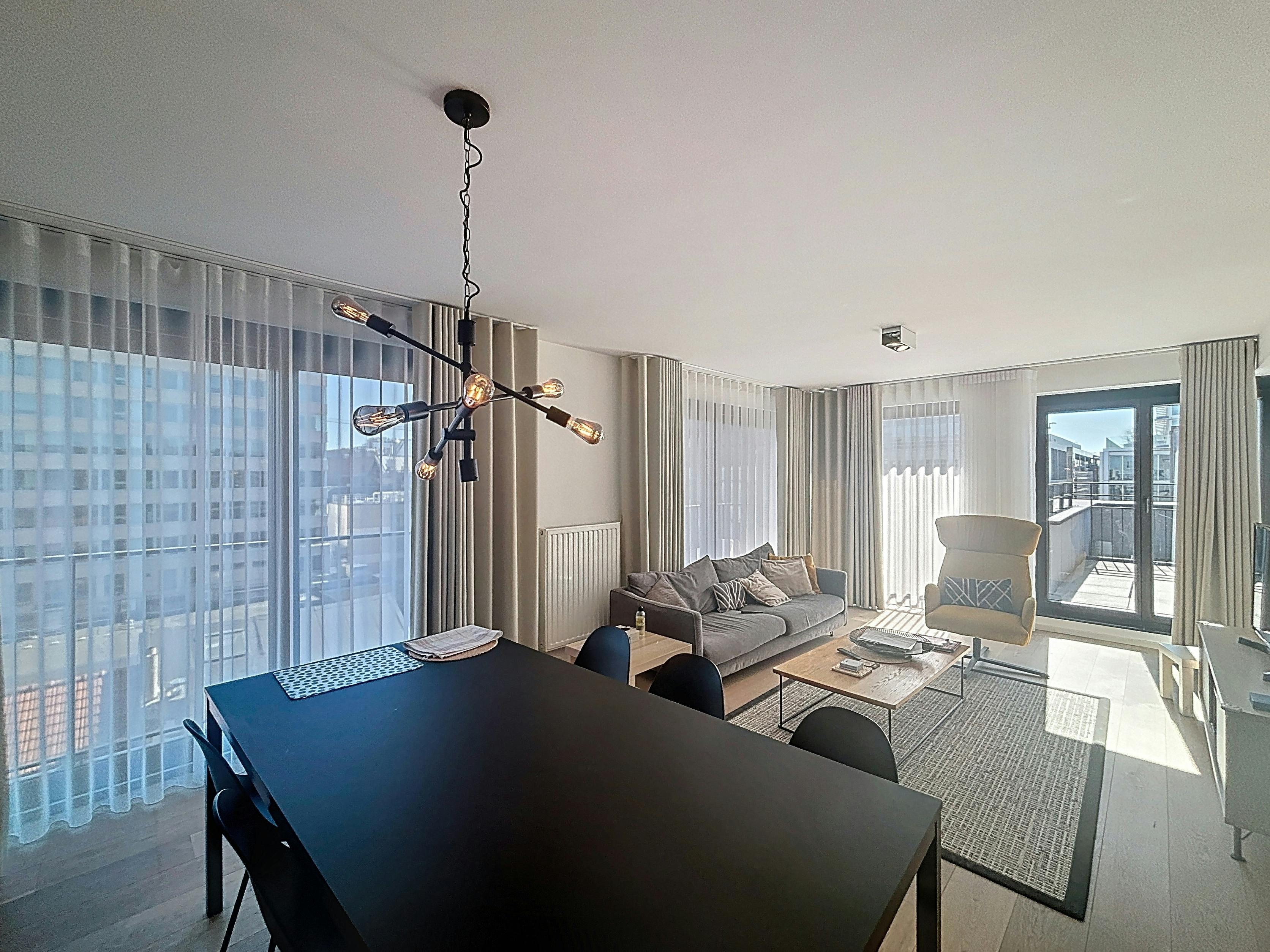 Brussel, Gemeubeld appartement -terras 30m²- pkg foto 2