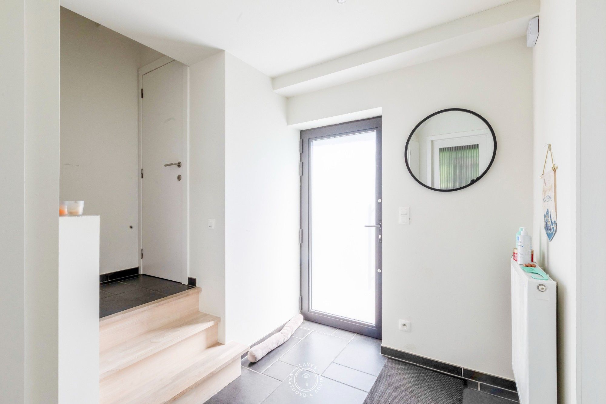 Instapklare moderne woning met dubbele garage in rustige woonwijk foto 14