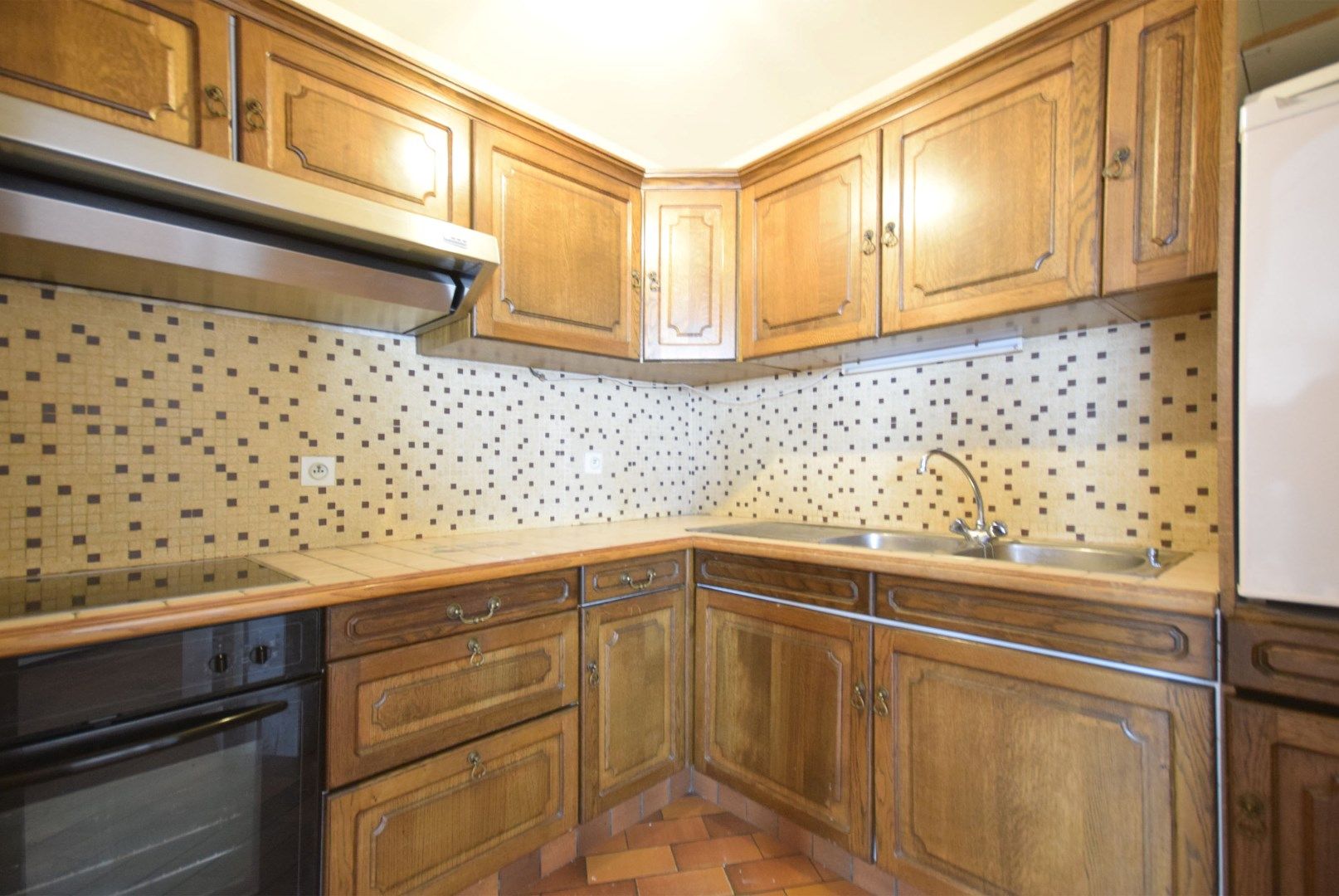 HANDELSRUIMTE MET BOVENLIGGEND APPARTEMENT IN STADSCENTRUM ROESELARE foto 6