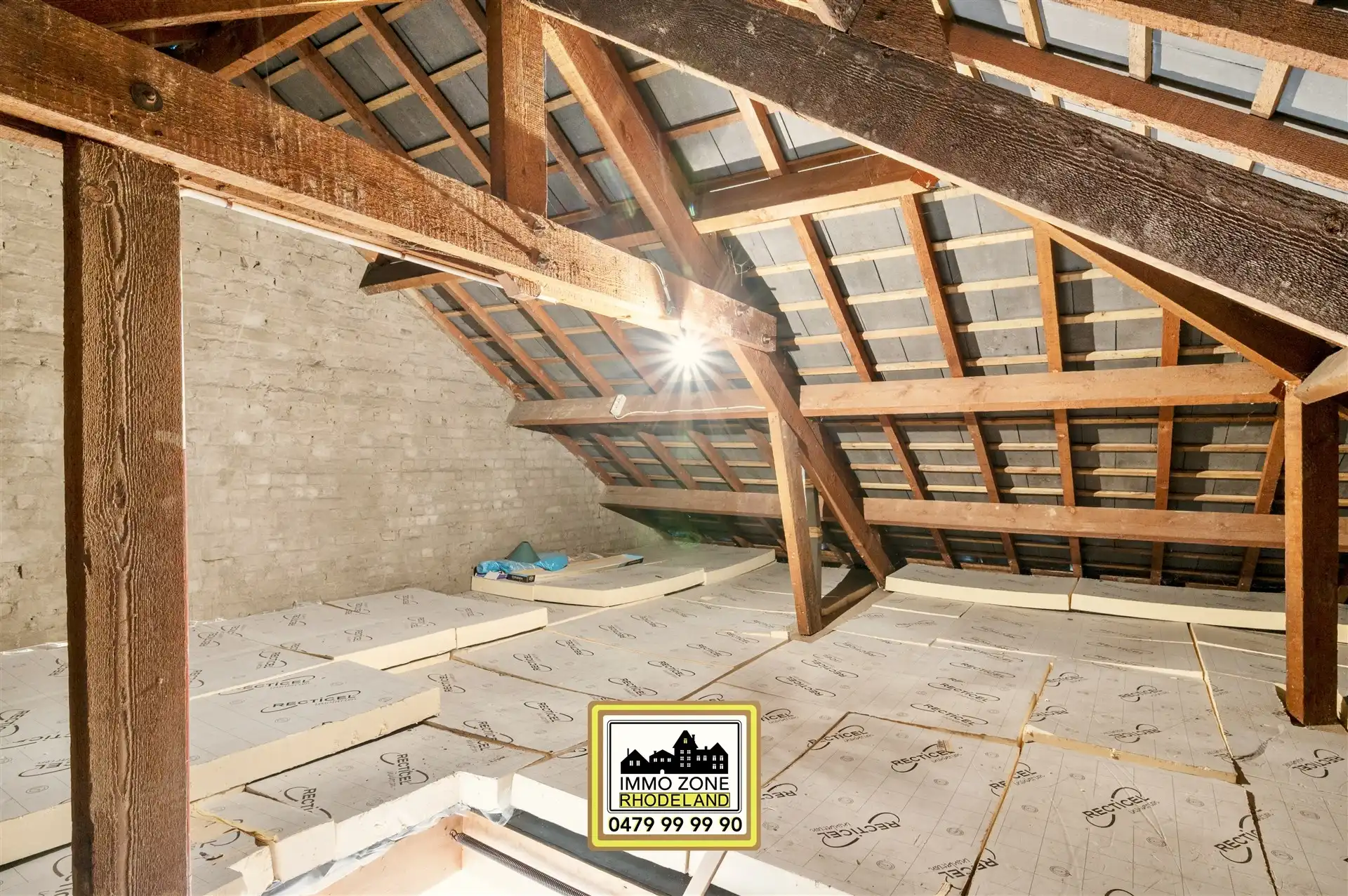 Op te frissen halfopen woning met 3 slpks, garage en tuin foto 22