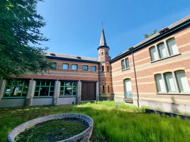 Uniek koetshuis te huur foto {{pictureIndex}}