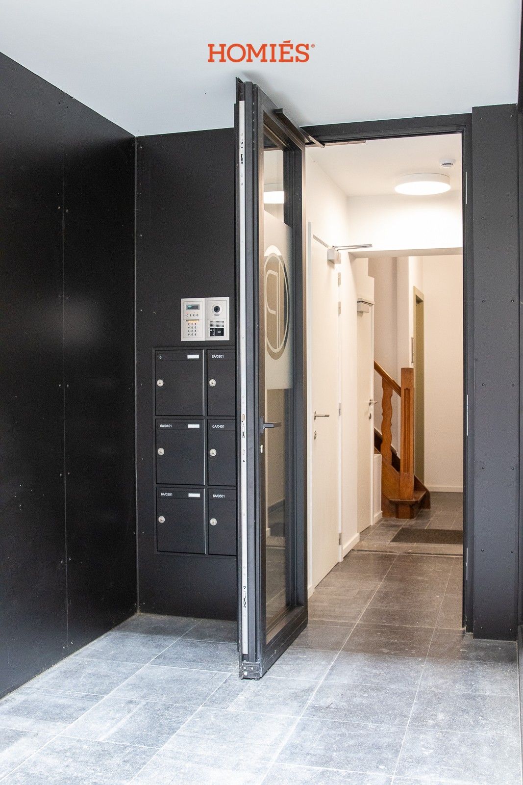 Gerenoveerd gebouw (AAA) - 4 appartementen en 1 studio foto 6