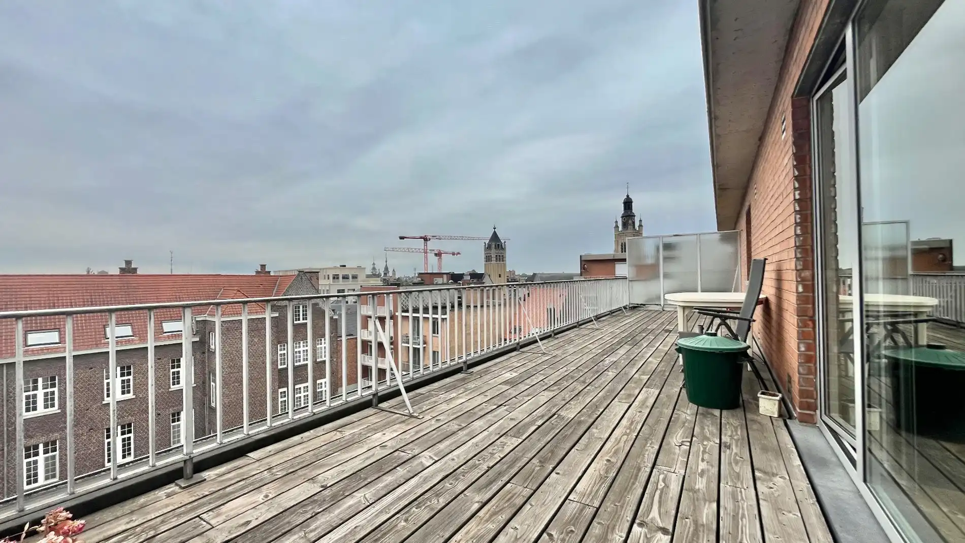 Groot appartement van 96m² met 95 m² terras foto 7