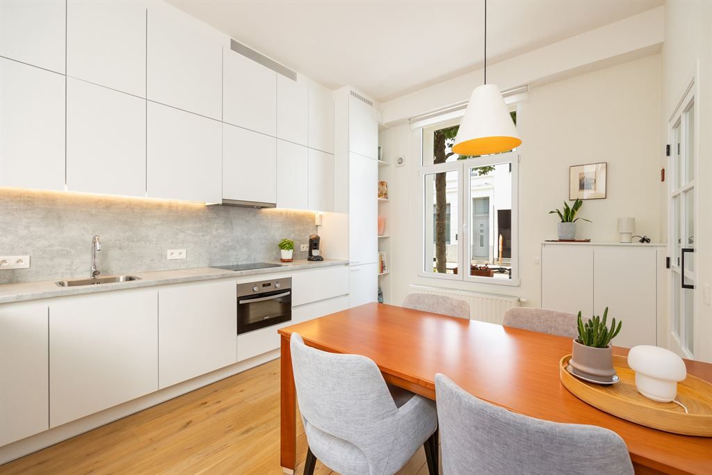 Volledig gerenoveerde woning in Oud-Berchem foto 6