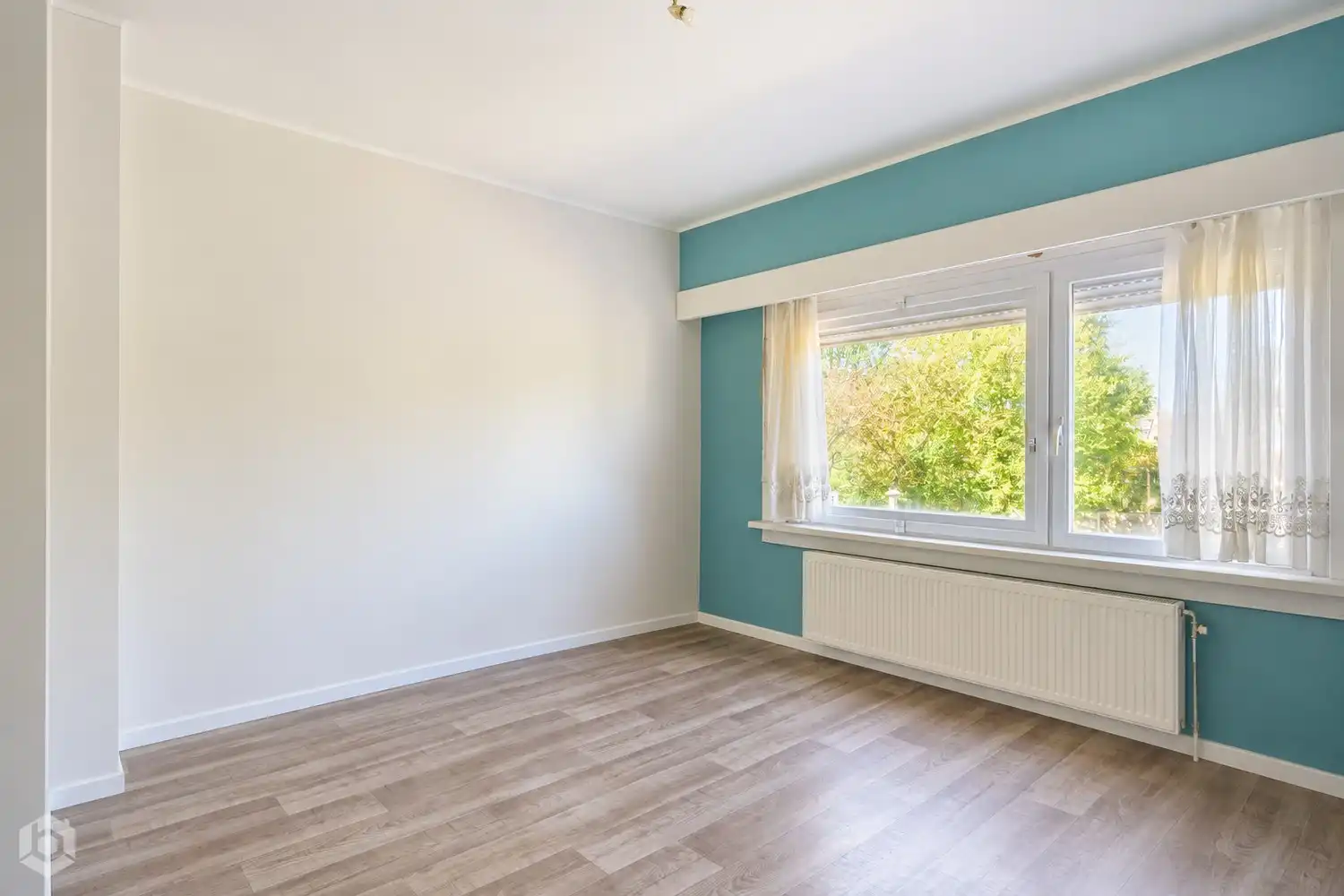 Instapklare woning met 4 slpkrs en ruime tuin te Niel foto 13