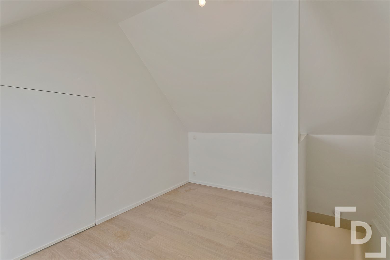 Instapklare rijwoning met uitgang achteraan foto 19