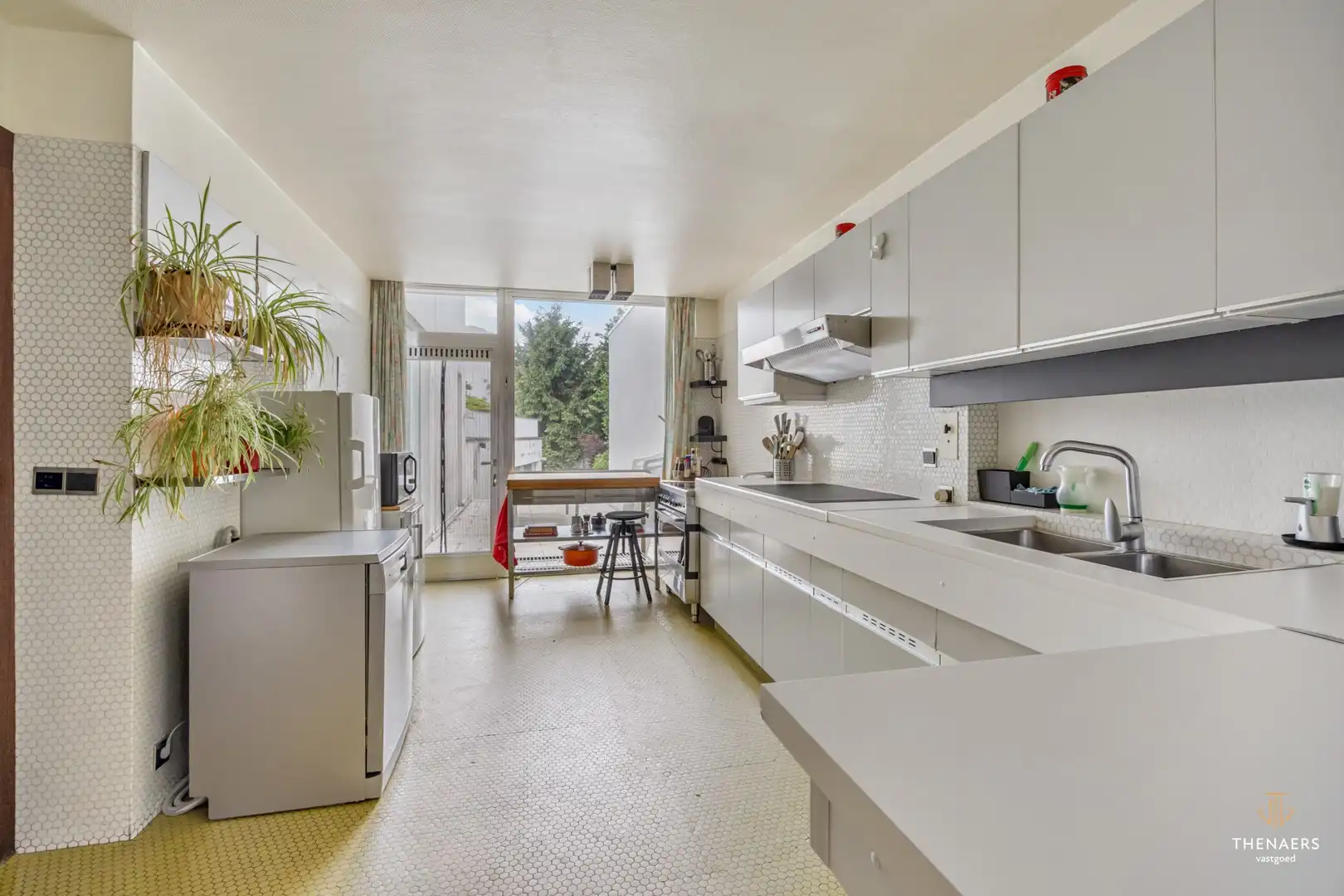 Statige woning met uitzonderlijk veel ruimte, karakter en mogelijkheden pal in het centrum van Sint-Truiden. foto 12